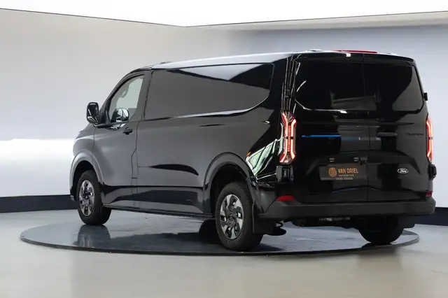 Ford Transit Custom view 2