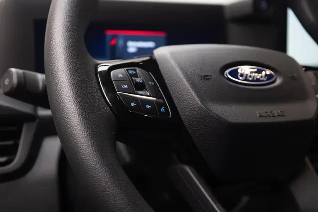 Ford Transit Custom view 9