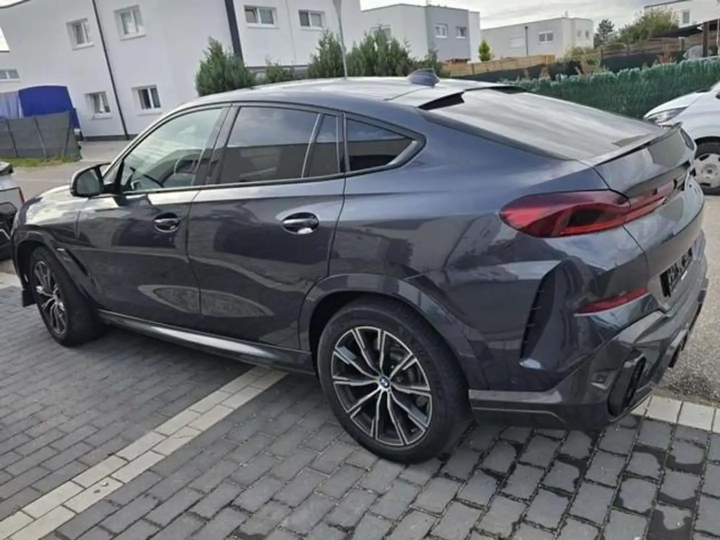 BMW X6 M X6 M50d Aut. Grau - 2
