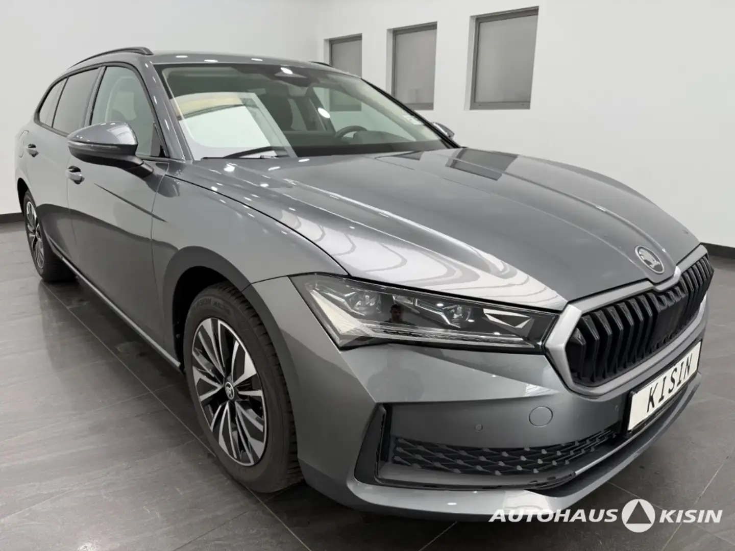 Skoda Superb Combi 1.5 TSI mHEV Selection  DSG/CAM /LED/NAVI Grau - 2