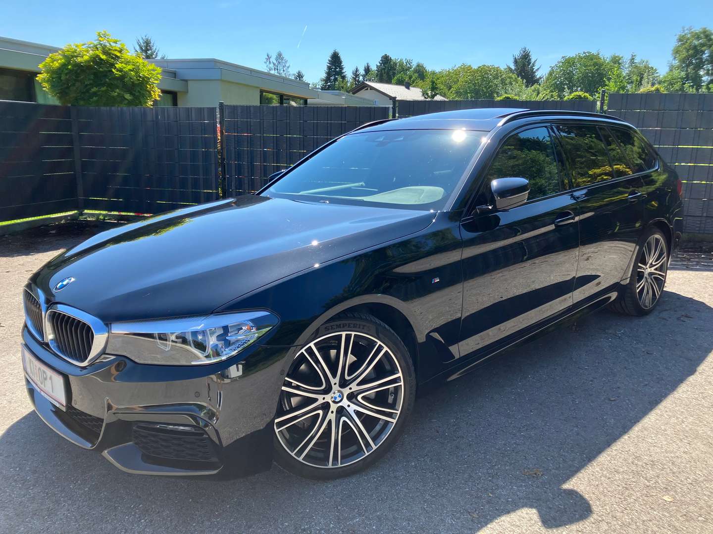 BMW 520 Kombi in Blau gebraucht in Fußach für € 36 490