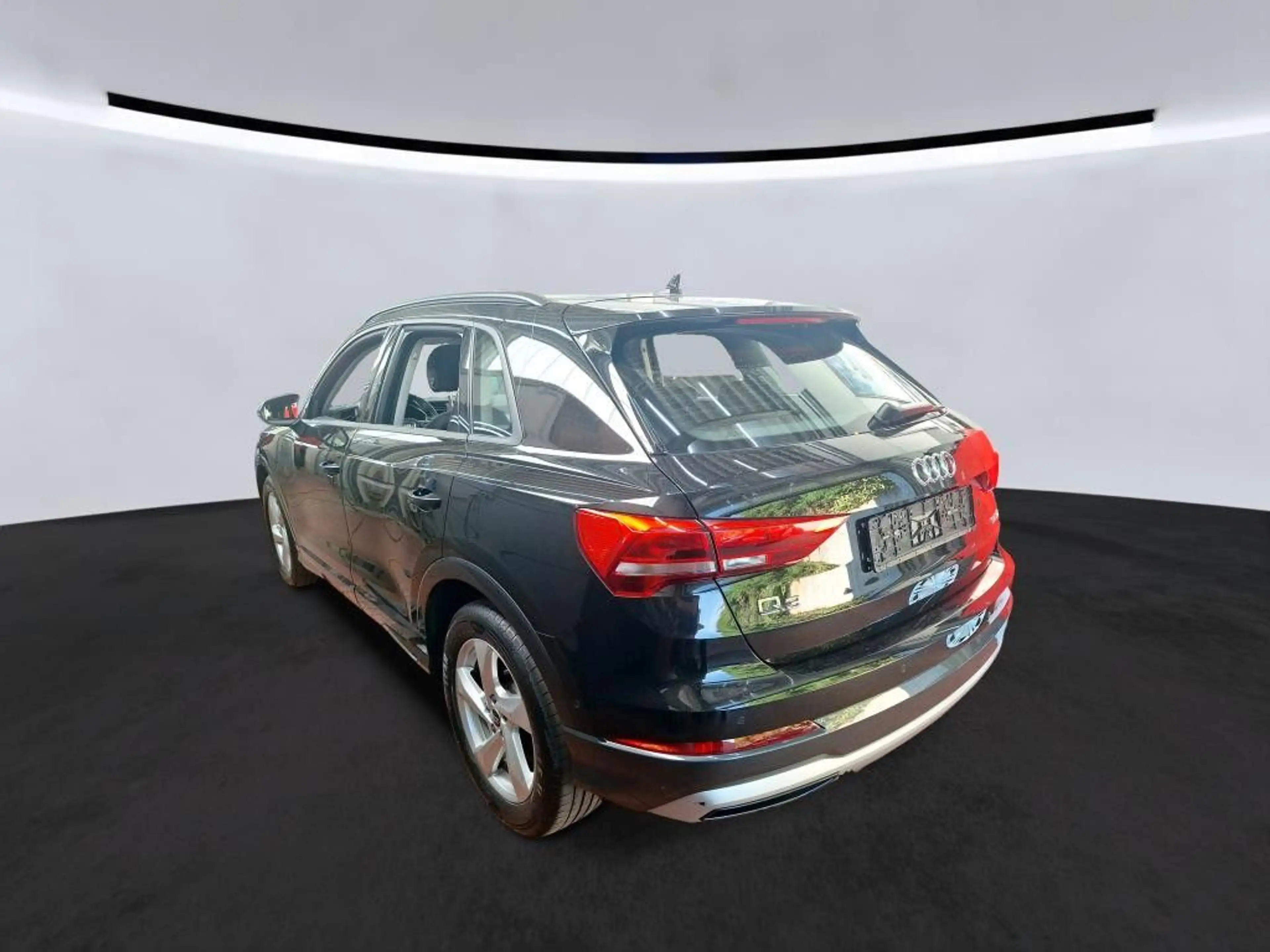 Audi Q3 35 TDI advanced Aut. Navi PDC SHZ ACC — photo 3