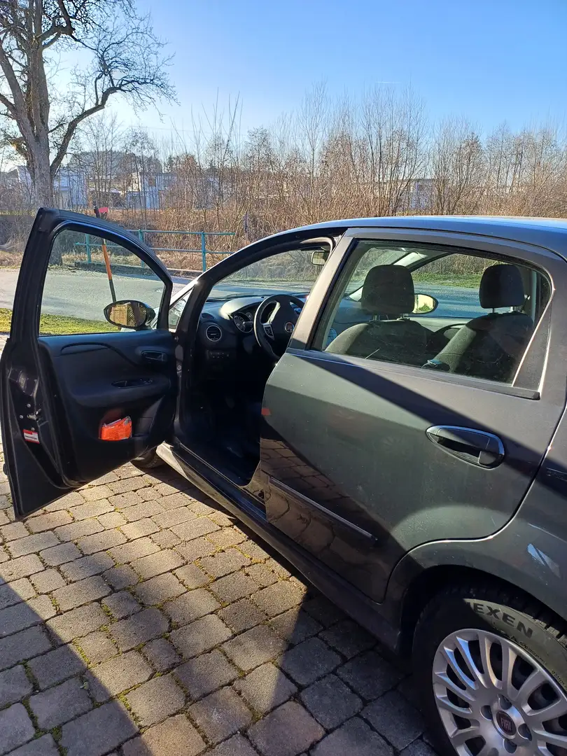 Fiat Punto Punto 1,2 67 Easy Easy Grau - 1