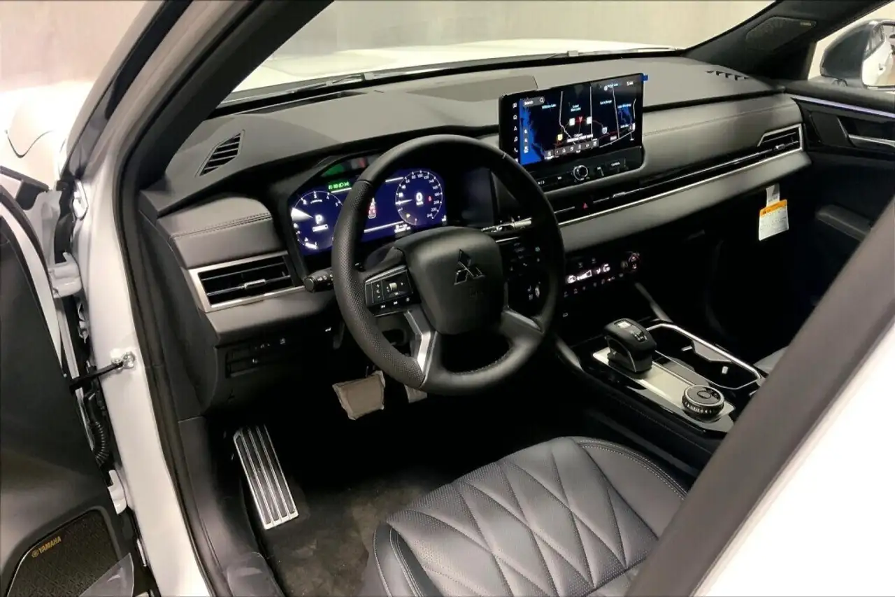 Mitsubishi Outlander photo Mitsubishi Outlander
