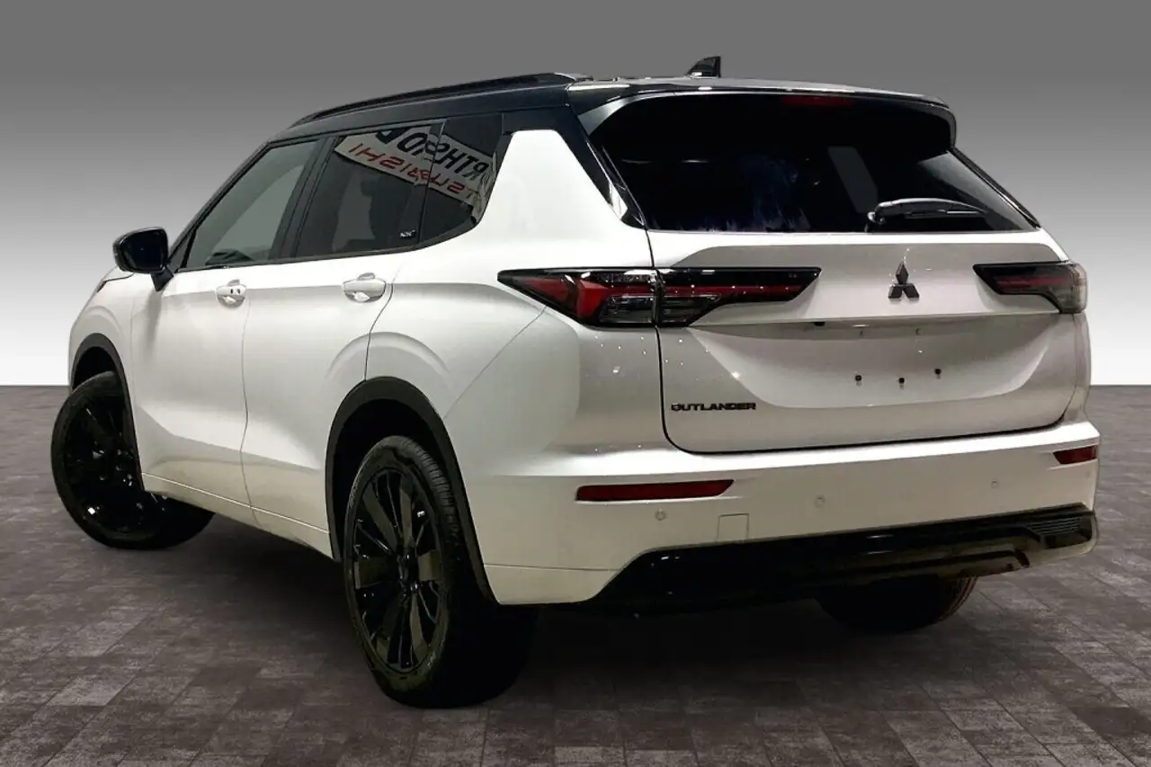 Mitsubishi Outlander photo Mitsubishi Outlander
