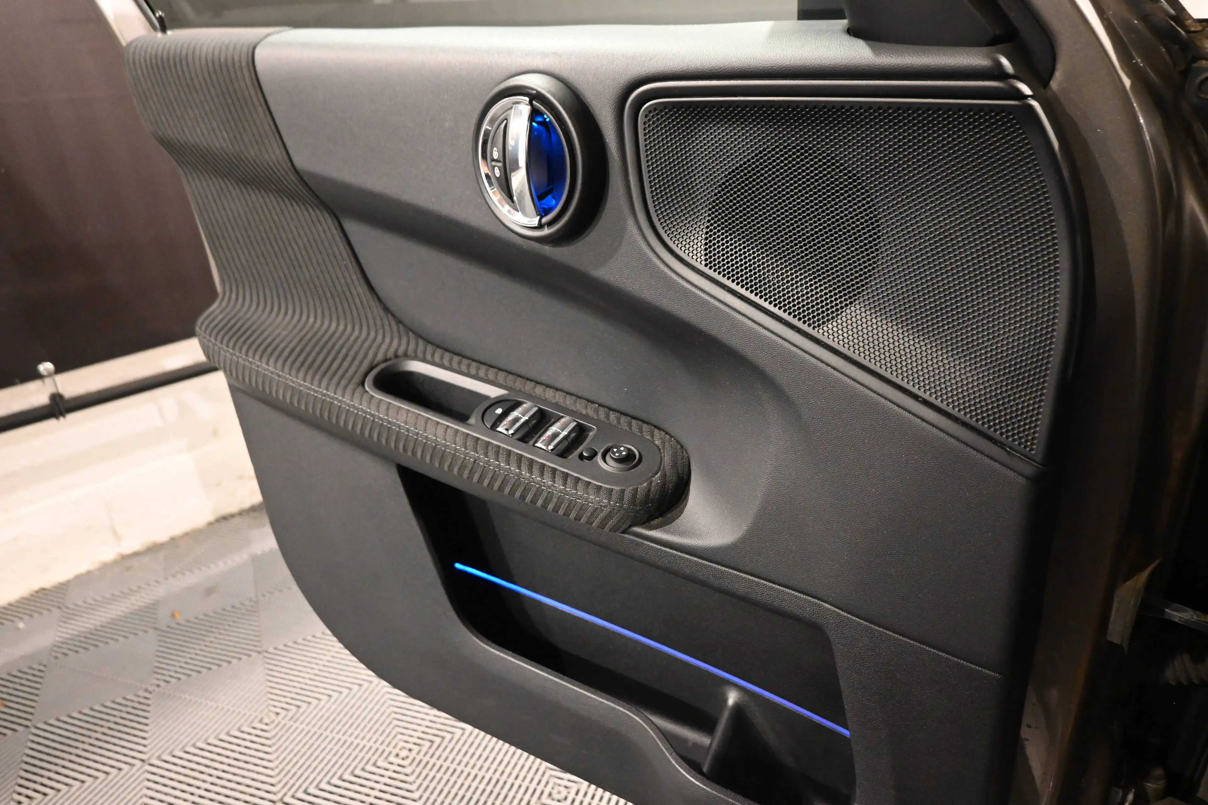 MINI Cooper Countryman COOPER COUNTRYMAN 1.5iA / CUIR / GPS NAVIGATION / BLUETOOTH / CRUISE / PDC !! — photo 11