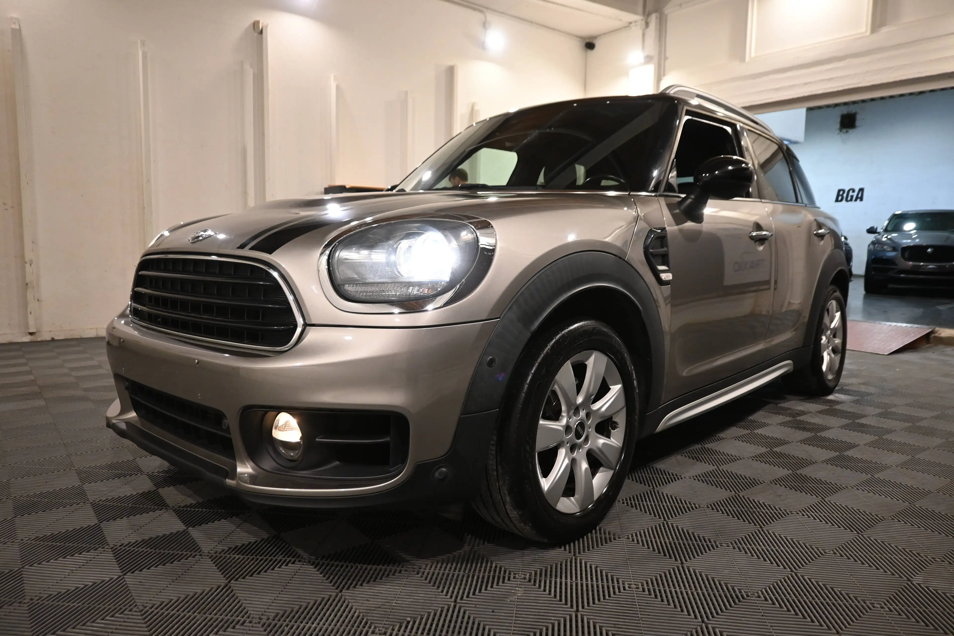 MINI Cooper Countryman COOPER COUNTRYMAN 1.5iA / CUIR / GPS NAVIGATION / BLUETOOTH / CRUISE / PDC !! — photo 4