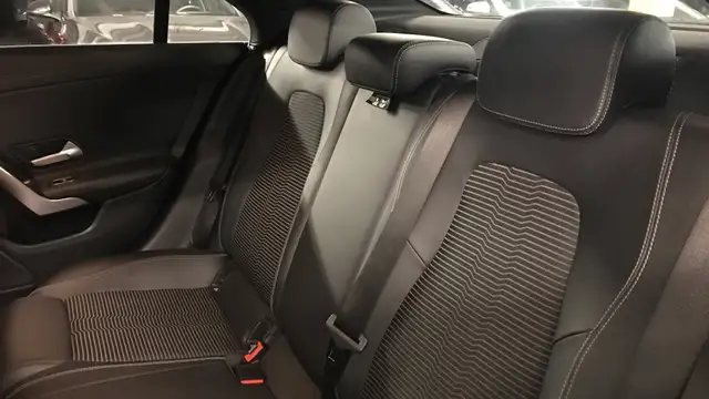 Mercedes-Benz Cla view 11