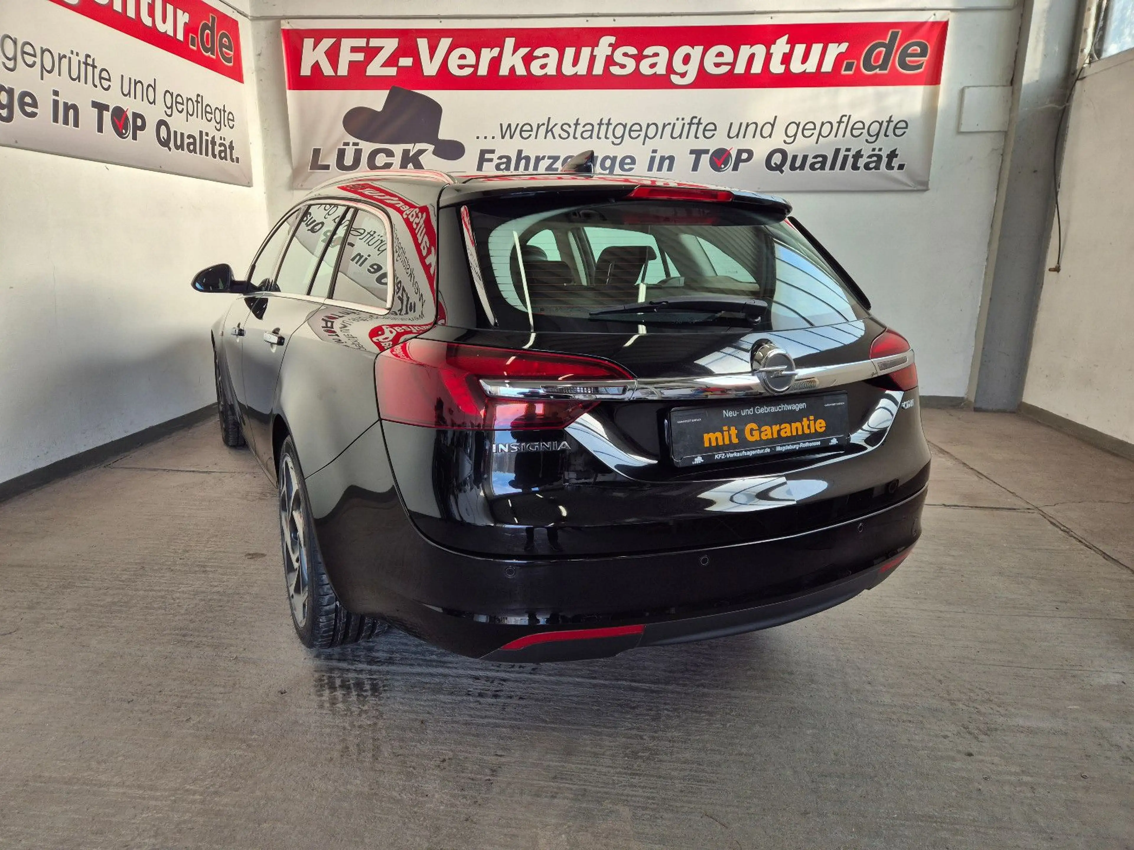 Opel Insignia A Sports Tourer Business Innovation — photo 9