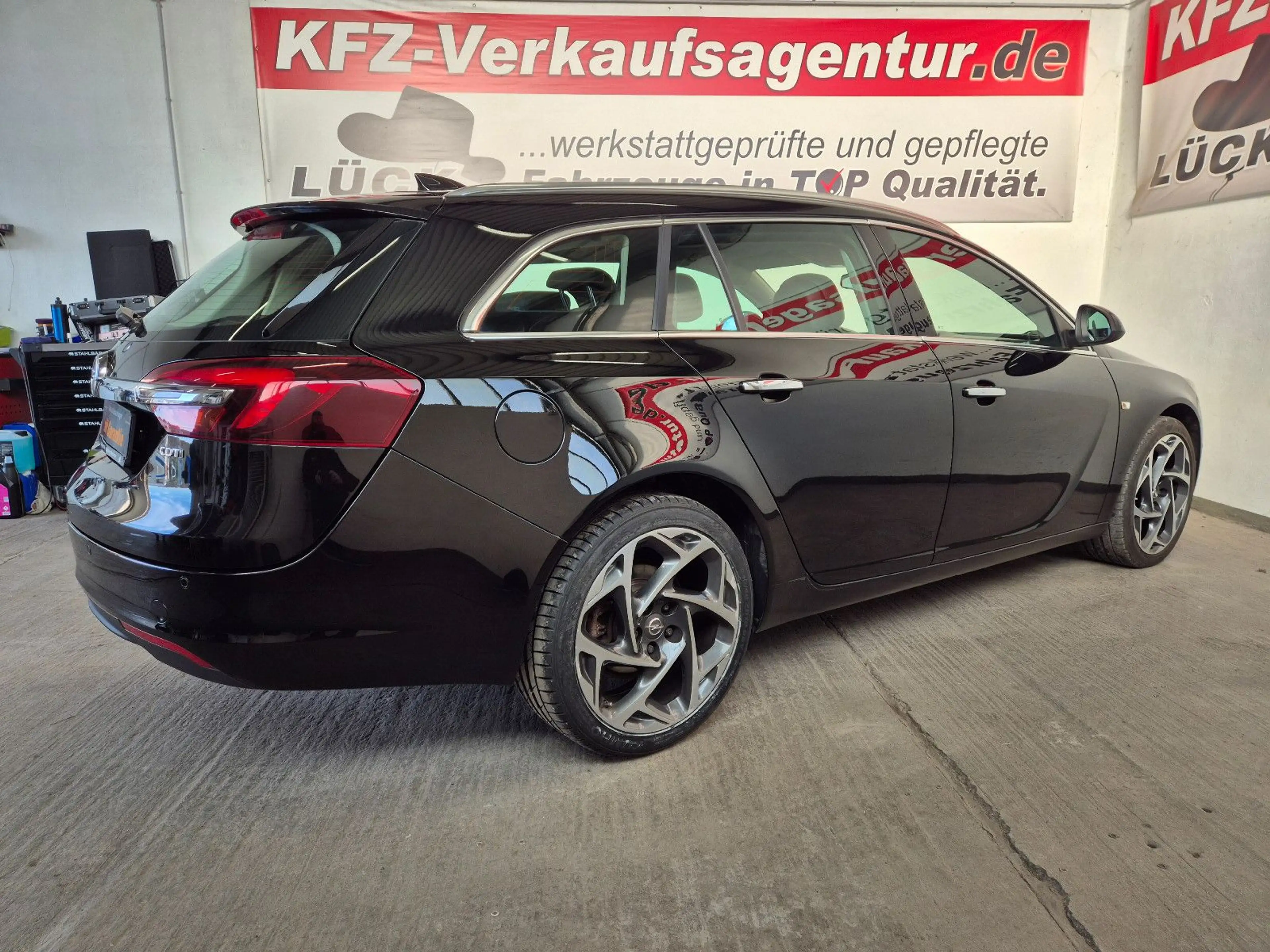 Opel Insignia A Sports Tourer Business Innovation — photo 15