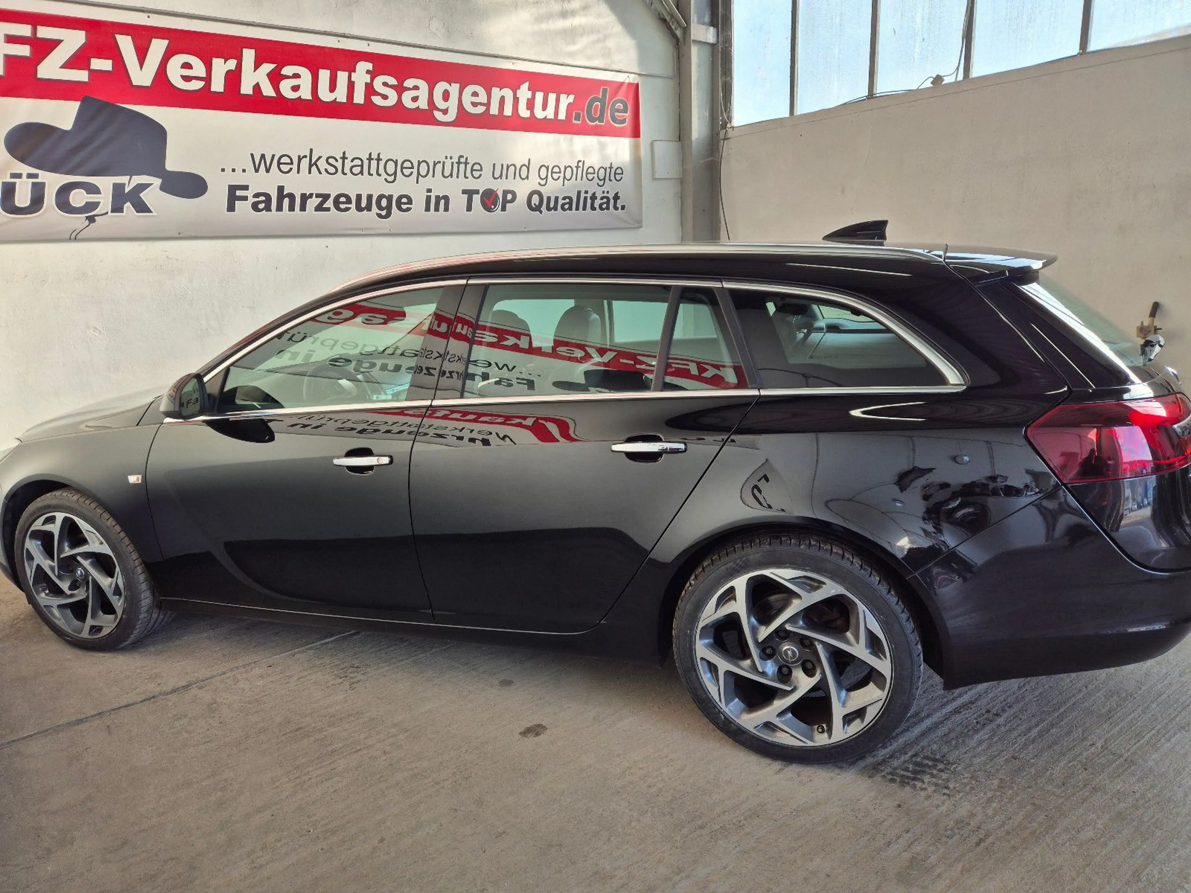 Opel Insignia A Sports Tourer Business Innovation — photo 12