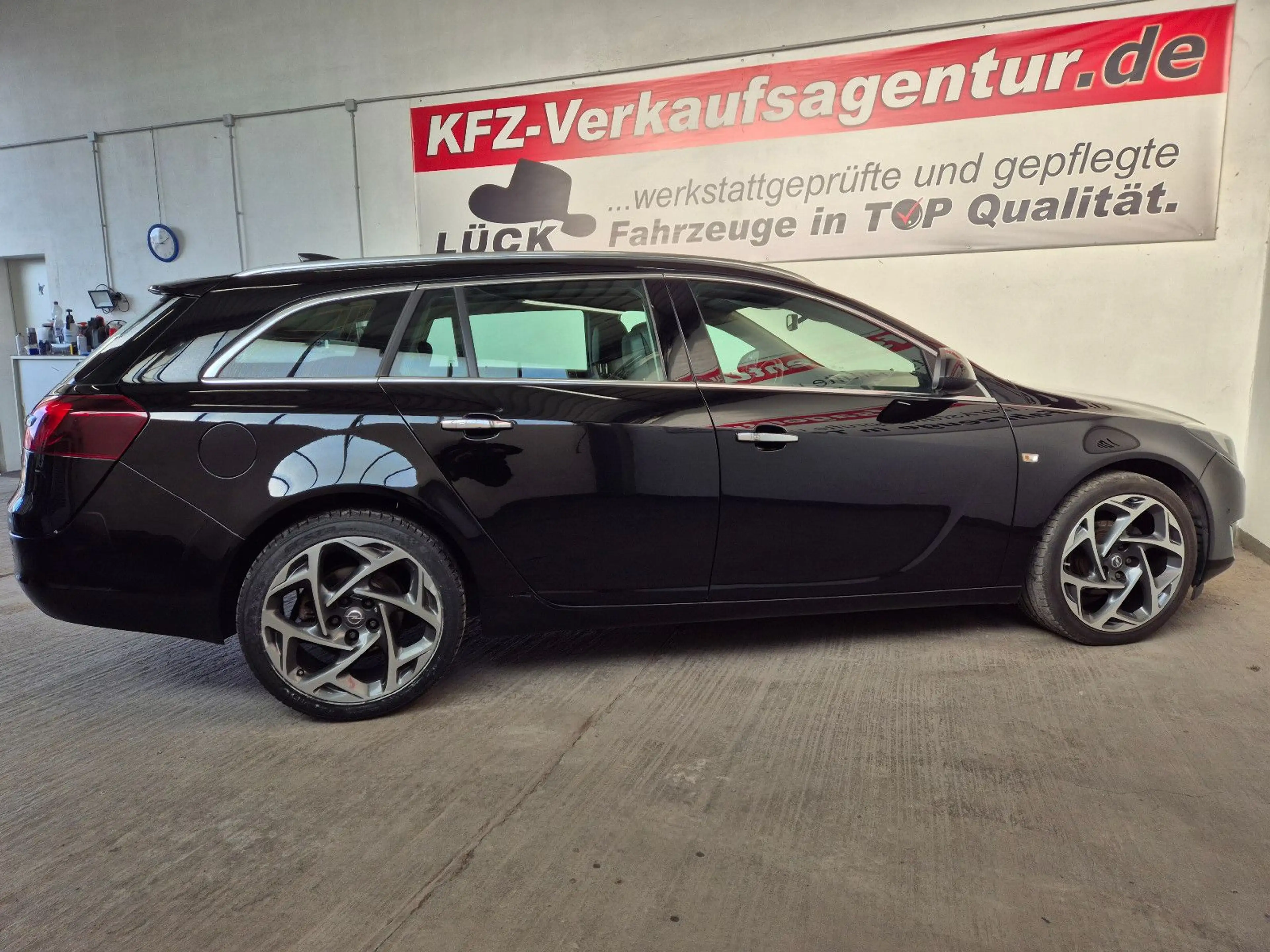 Opel Insignia A Sports Tourer Business Innovation — photo 17