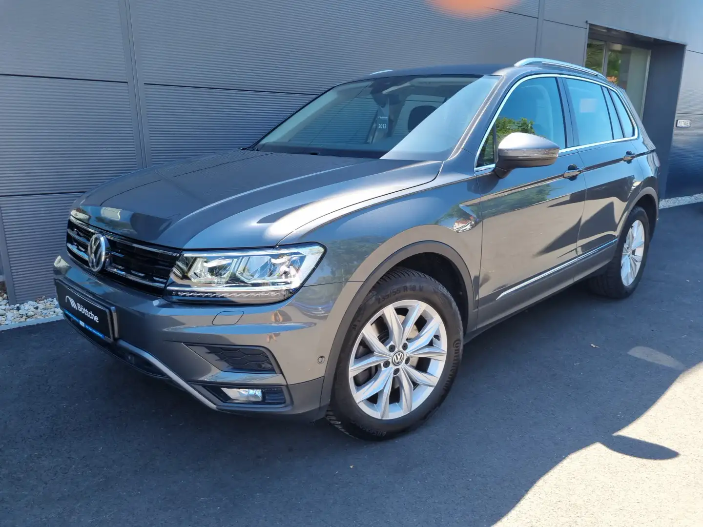 Volkswagen Tiguan 2.0 Highline 4Motion LED/Navi/SHZ/PDC/Kamera Grau - 2