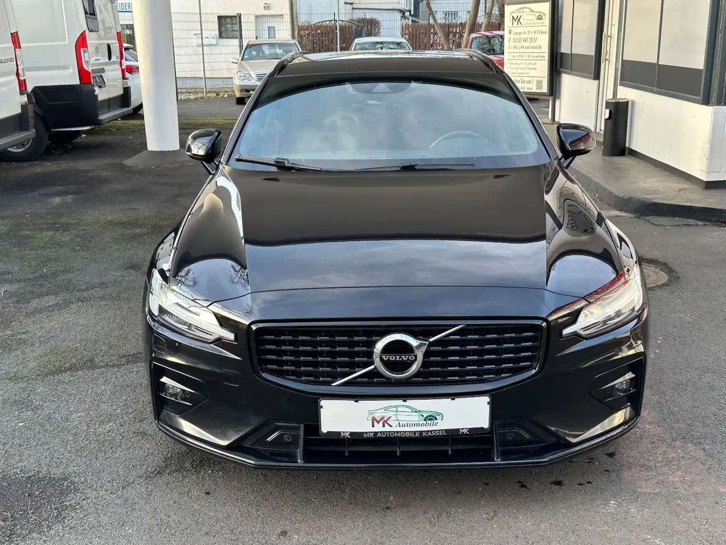 Volvo V60 Kombi B4 R-Design Leder/Kamera/KeyLess/Memor Schwarz - 2