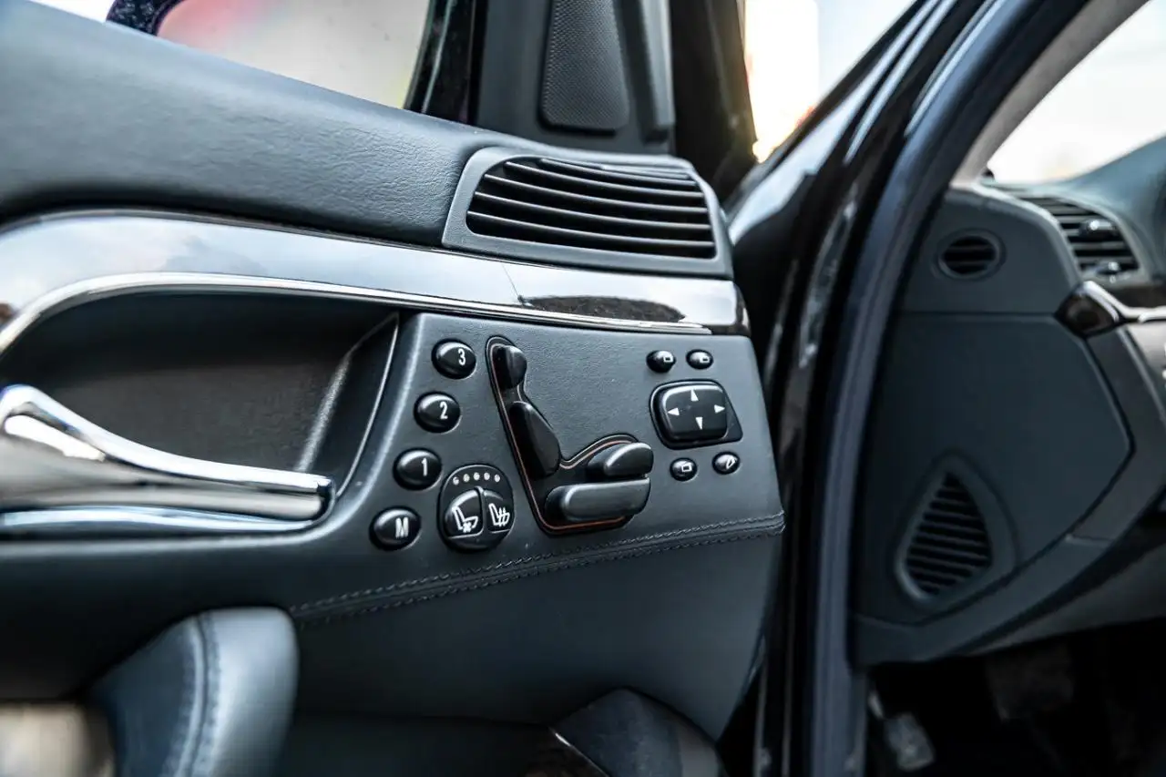 Mercedes-Benz S-Class снимка Mercedes-Benz S-Class