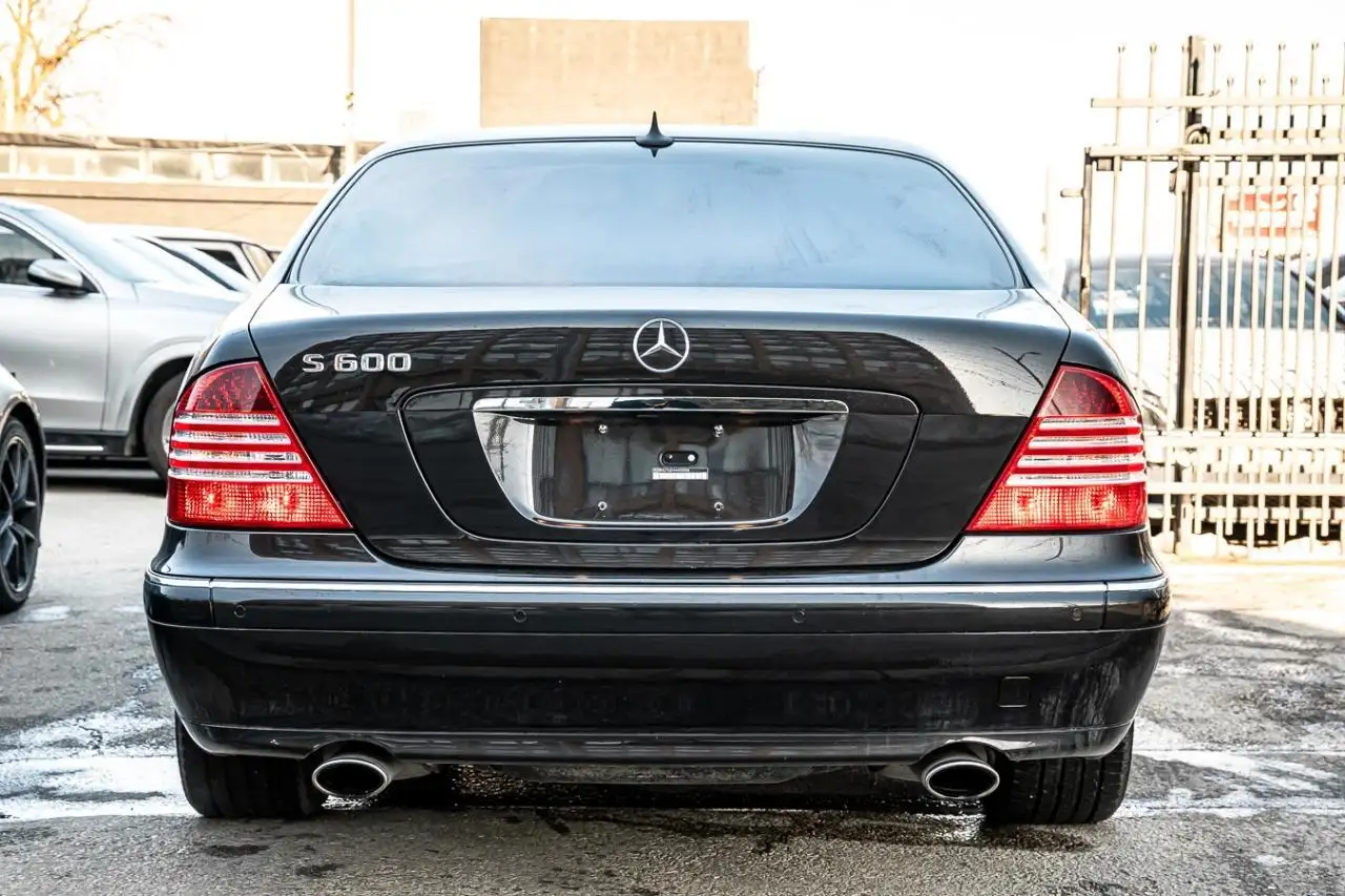 Mercedes-Benz S-Class снимка Mercedes-Benz S-Class