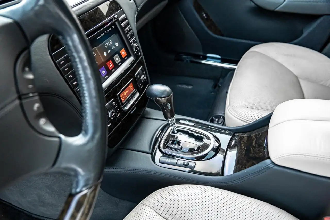 Mercedes-Benz S-Class снимка Mercedes-Benz S-Class