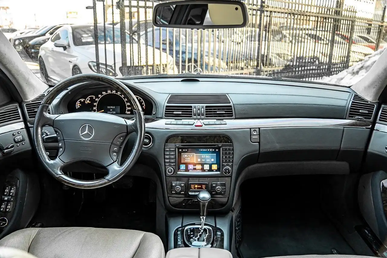 Mercedes-Benz S-Class снимка Mercedes-Benz S-Class