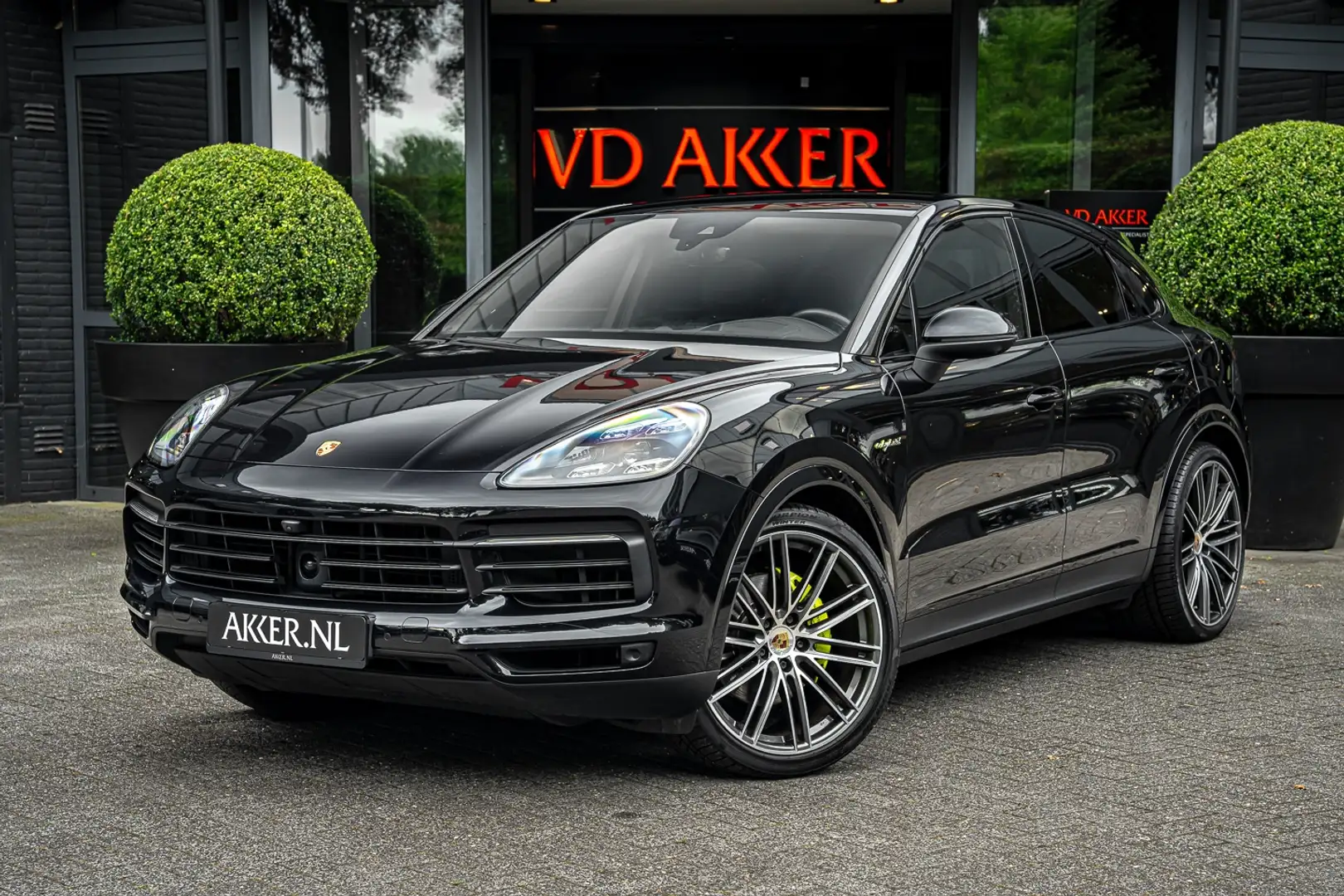 Porsche Cayenne Coupé E-Hybrid Luchtvering | Trekhaak | 22 Inch | Negro - 1