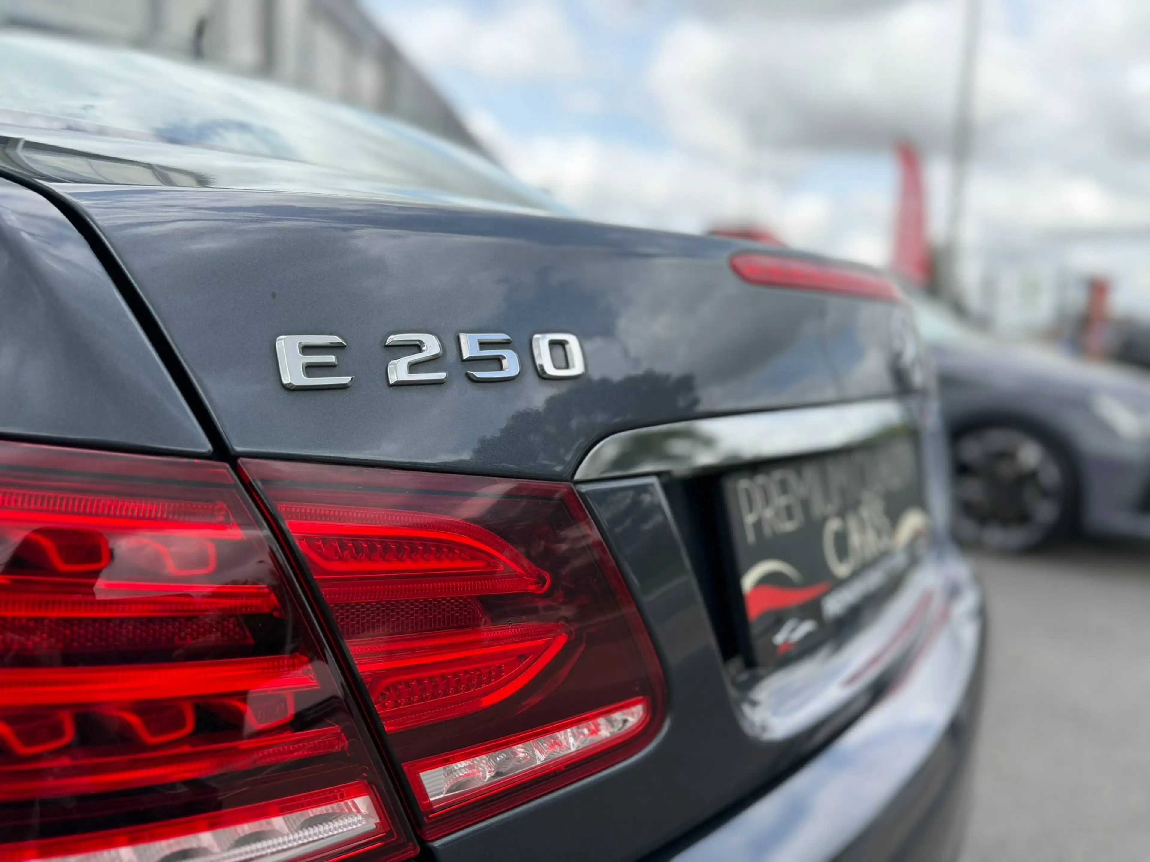Mercedes-Benz E 250 TREKHAAK / SENSOREN / ZETELVERWERMING / CRUISCONTROL / — photo 9