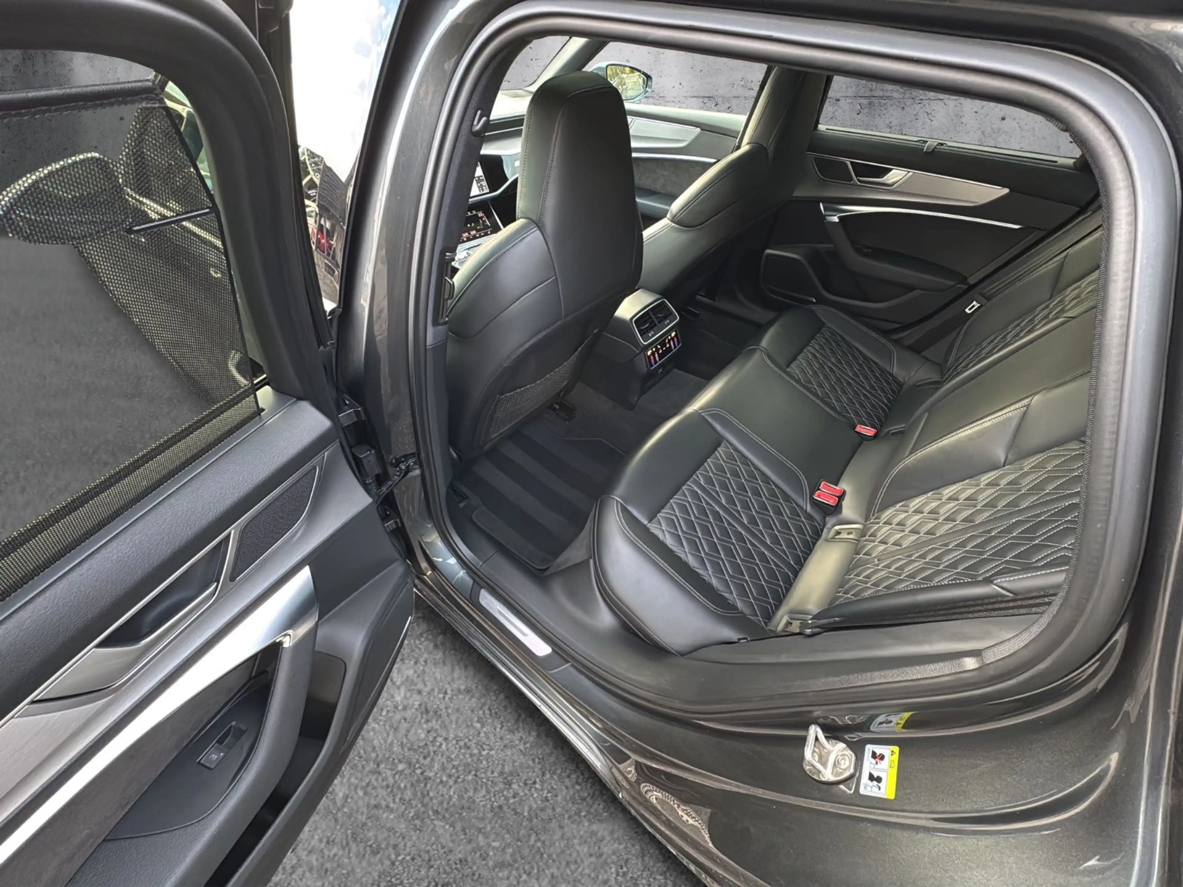 Audi S6 Avant quattro/Standheiz/HDMatrix/AHK/ACC/B&O — photo 11