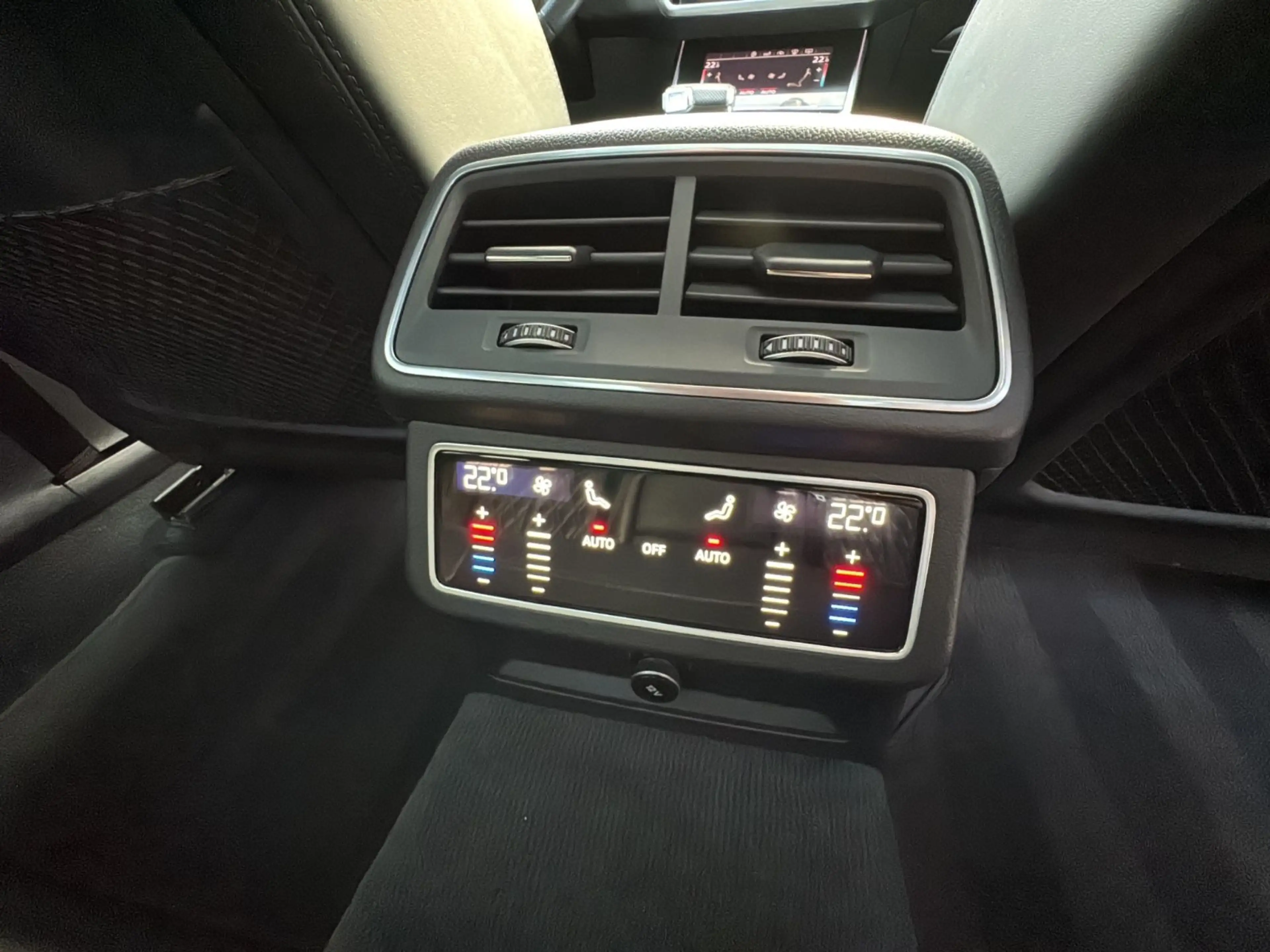 Audi S6 Avant quattro/Standheiz/HDMatrix/AHK/ACC/B&O — photo 15