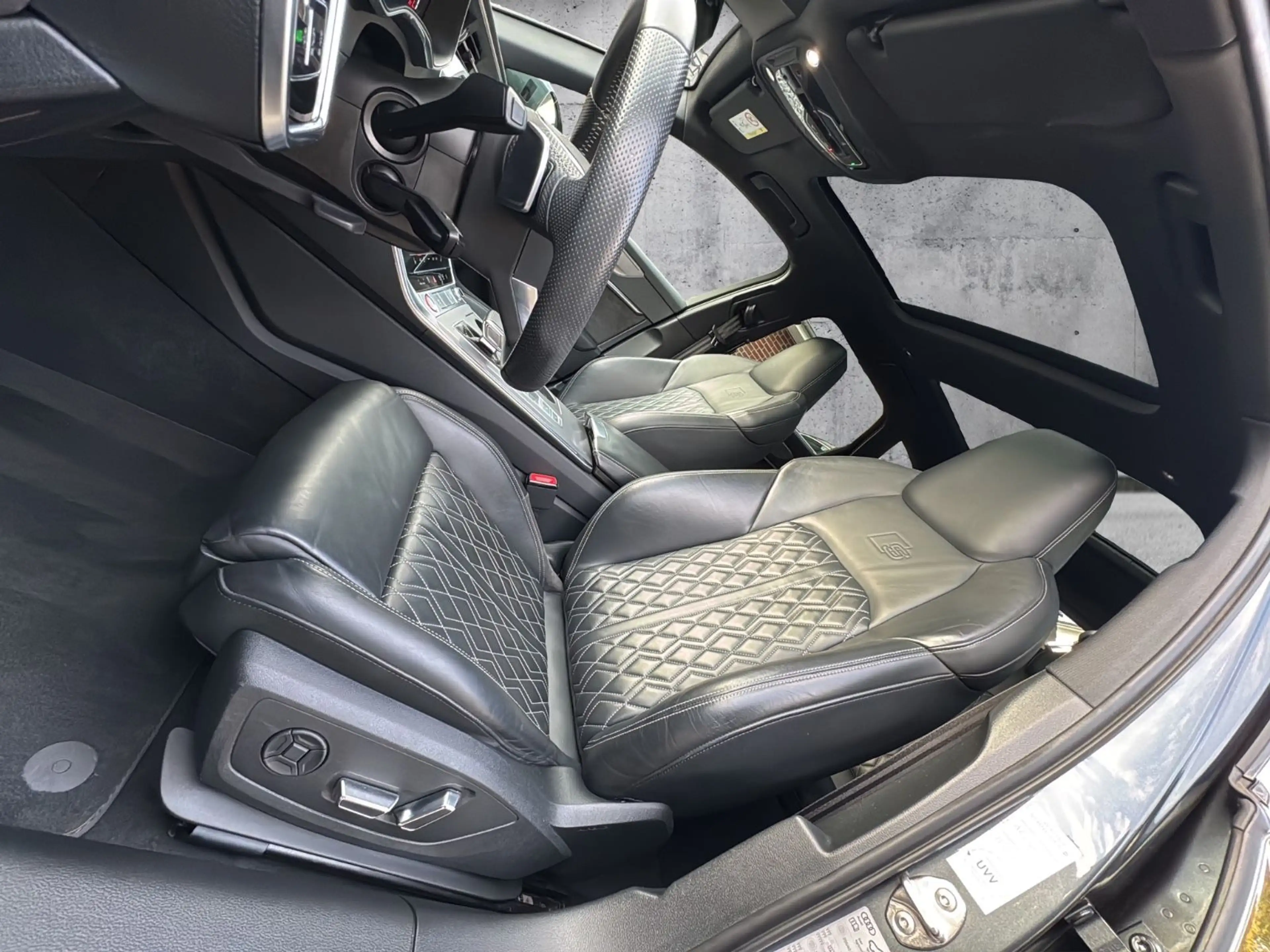Audi S6 Avant quattro/Standheiz/HDMatrix/AHK/ACC/B&O — photo 9