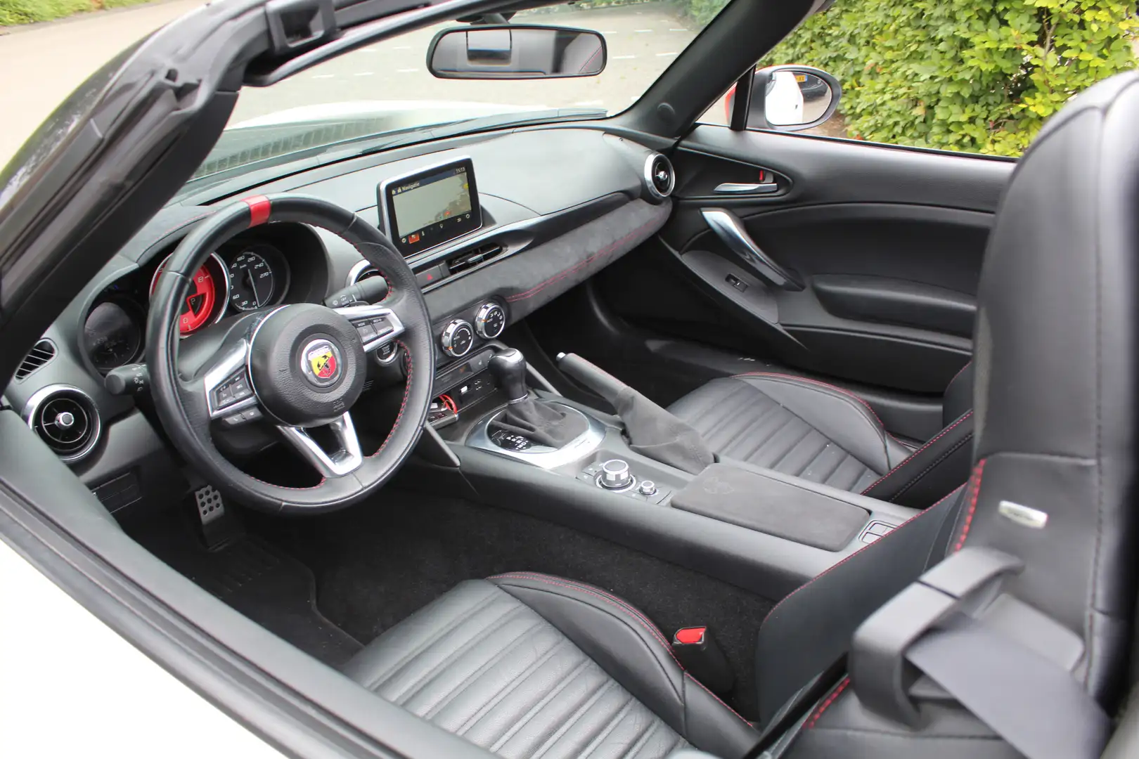 Fiat 124 Spider Abarth 1.4 Turbo Automaat | Rijklaar | Leder | Sto Wit - 2