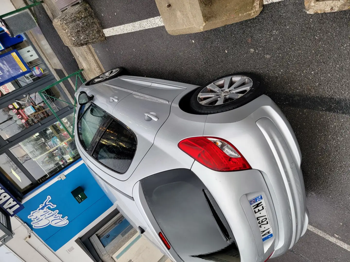 Peugeot 207 1.6 HDi 110ch FAP BLUE LION Féline - 2