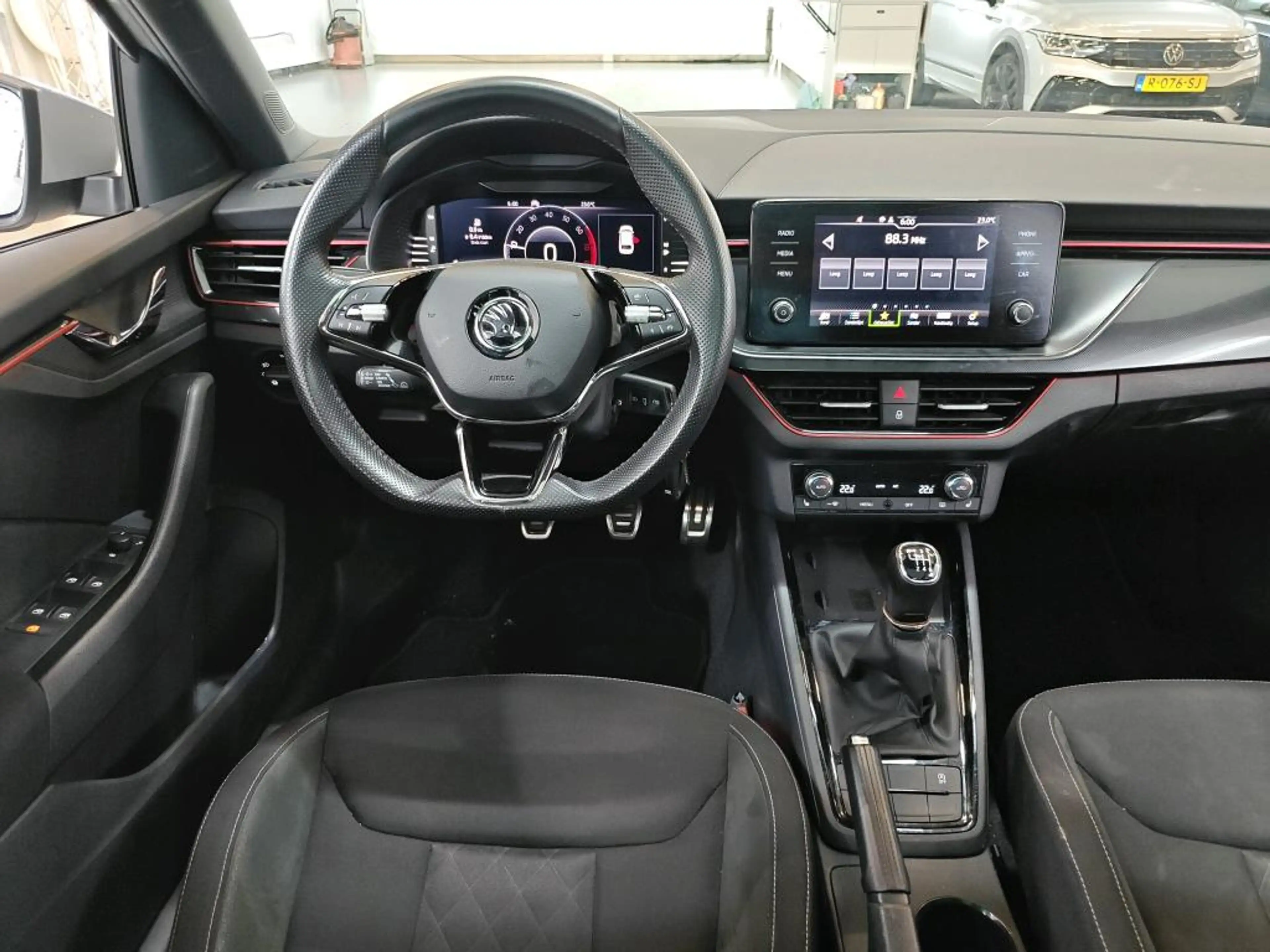 Skoda Scala 1.0 TSI Sport Business / PANORAMADAK/ CRUISE/ DIGI — photo 5