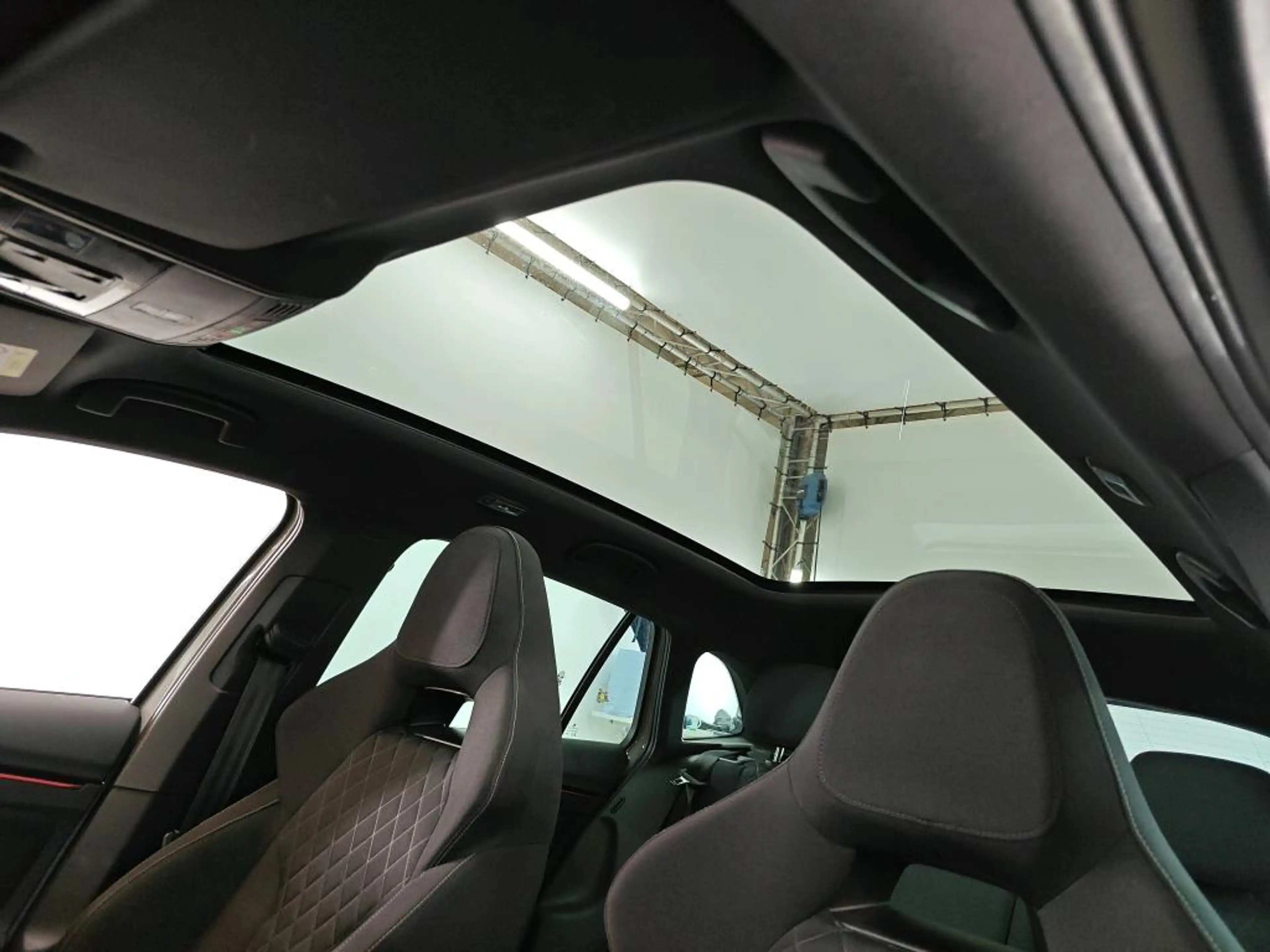 Skoda Scala 1.0 TSI Sport Business / PANORAMADAK/ CRUISE/ DIGI — photo 6