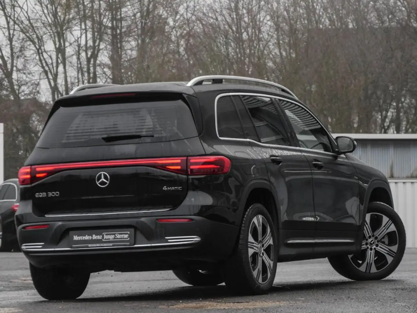 Mercedes-Benz EQB 300 4M Progressive/360°/7.Sitzer/LED/Totw/19 Schwarz - 2