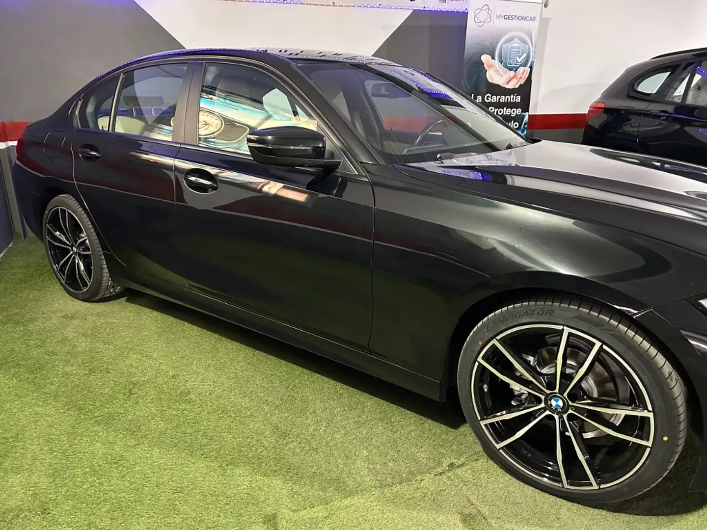 BMW 318 318dA Gran Turismo Negro - 2
