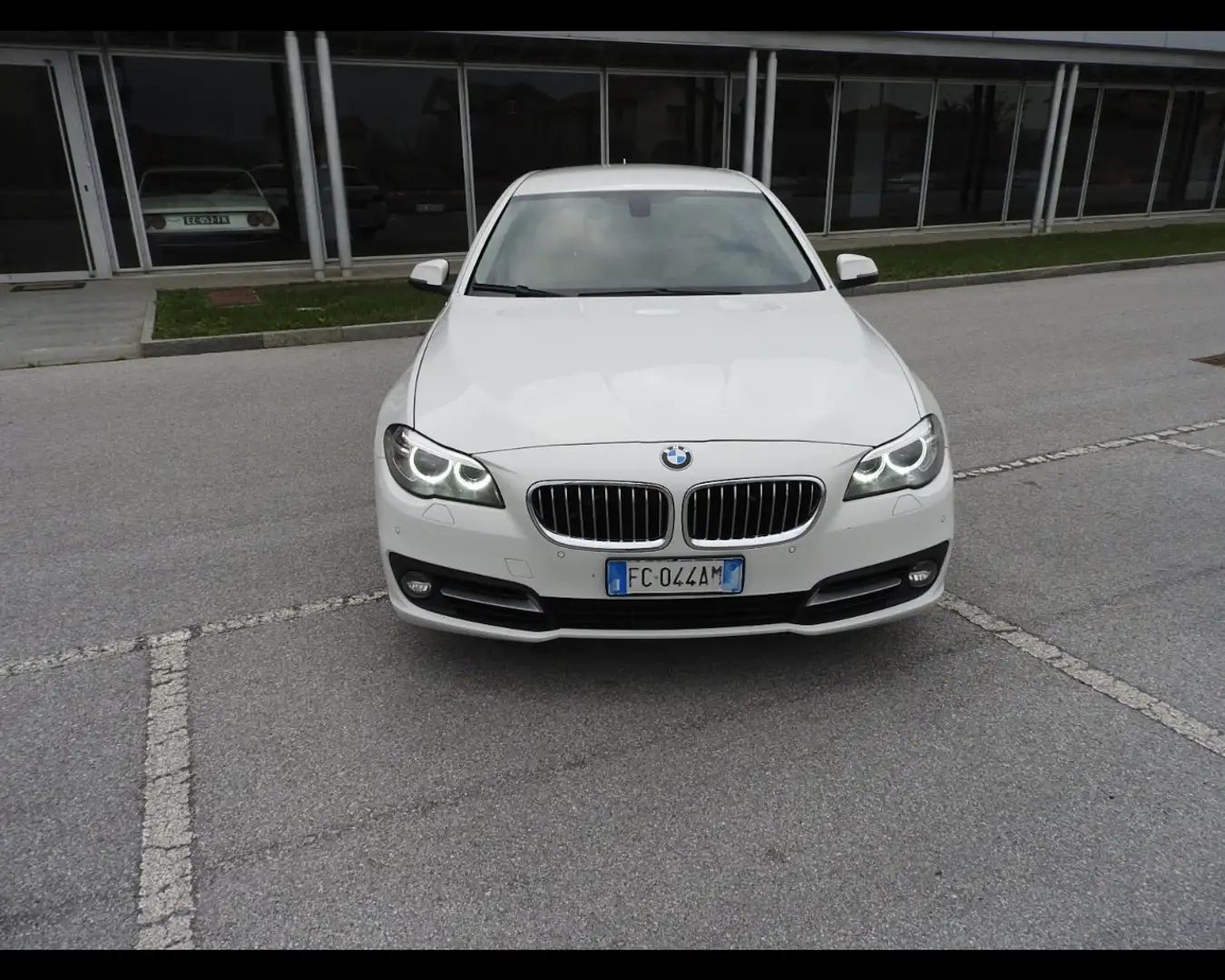 BMW 520 d Business 190cv auto Bianco - 2
