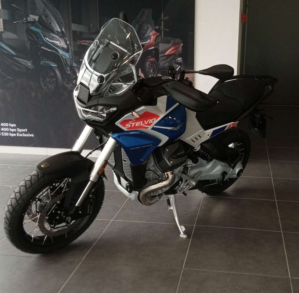 Moto Guzzi Stelvio DUECENTO TRIBUTO