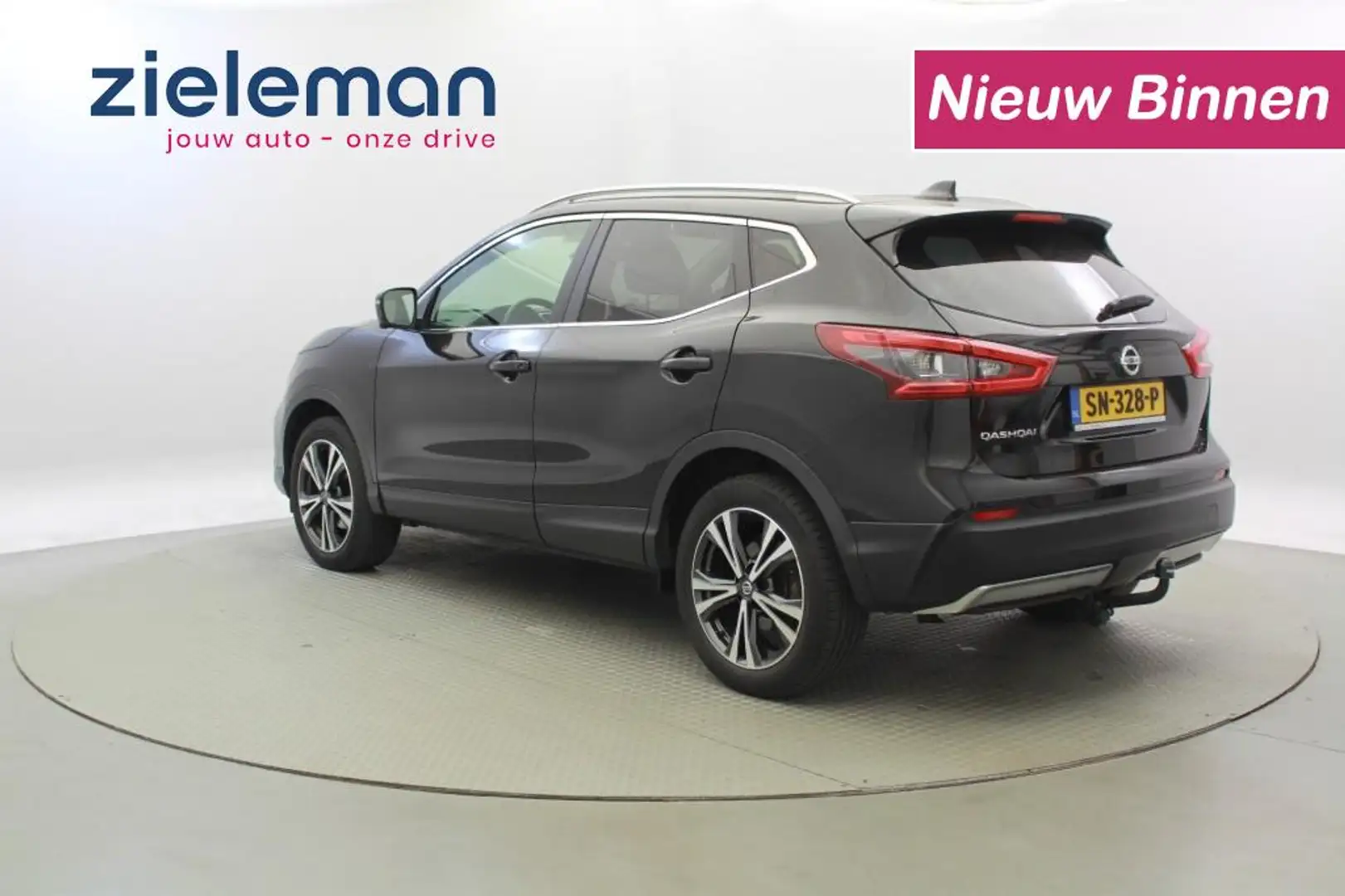 Nissan Qashqai 1.2 N-Connecta 360 Camera - Panorama, Navi, Cruise Zwart - 2