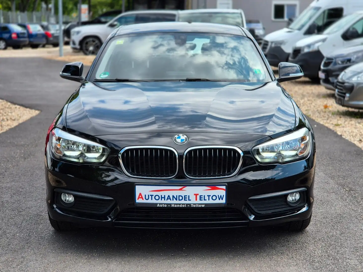 BMW 118 i Lim. Advantage *1.Hand *Sitzheizung Schwarz - 2