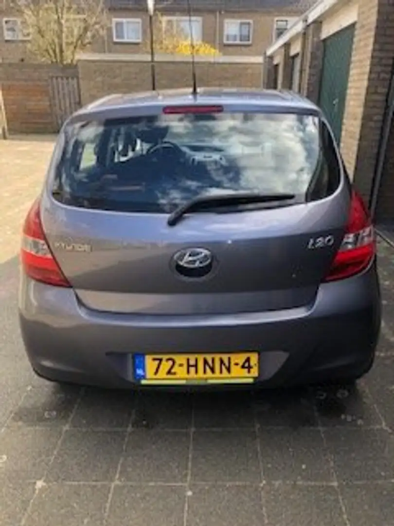 Hyundai i20 i20 1.2i Dynamic Grijs - 1