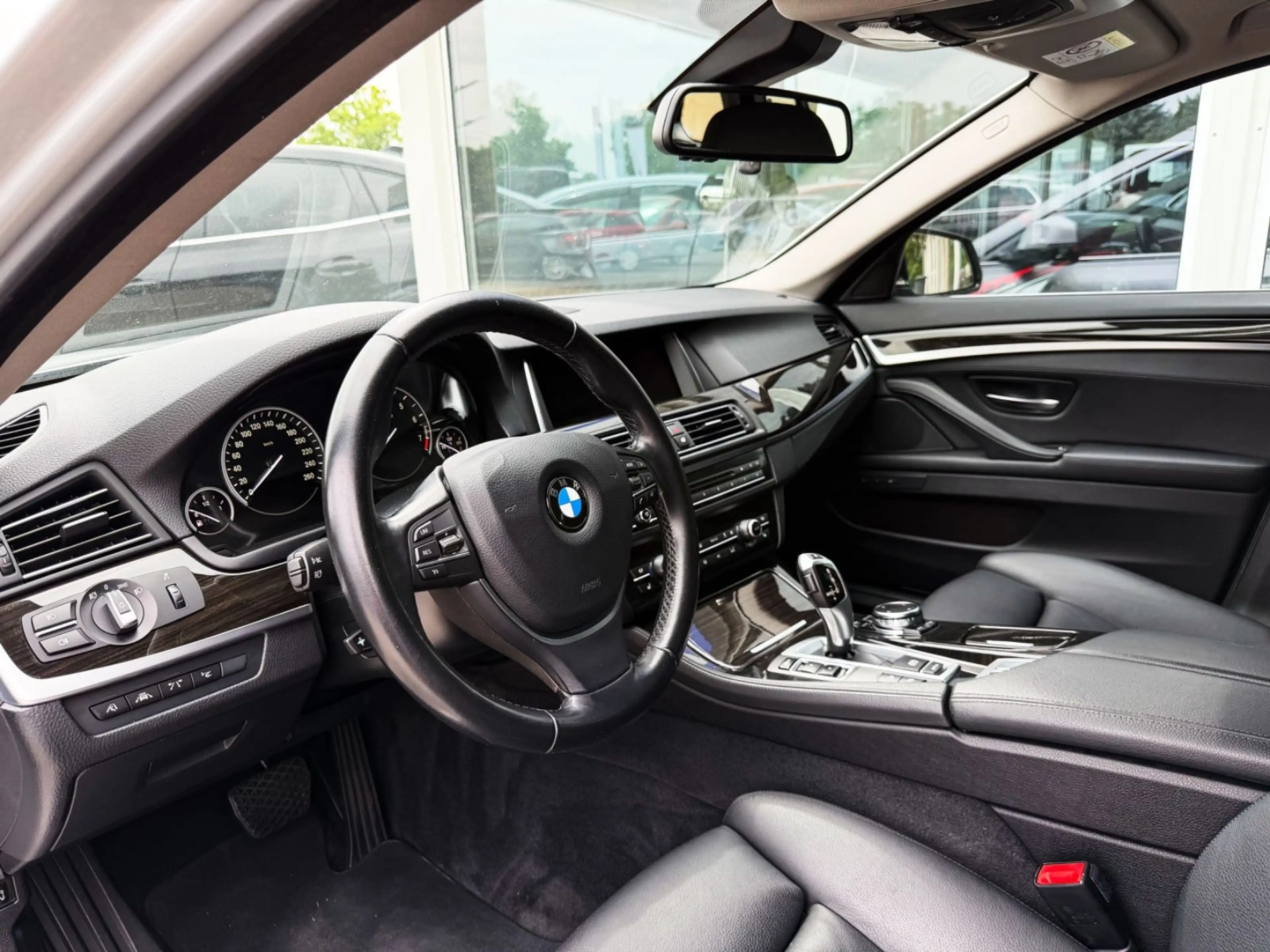 BMW 535 5 Touring 535 i xDrive 1.Hand — photo 10