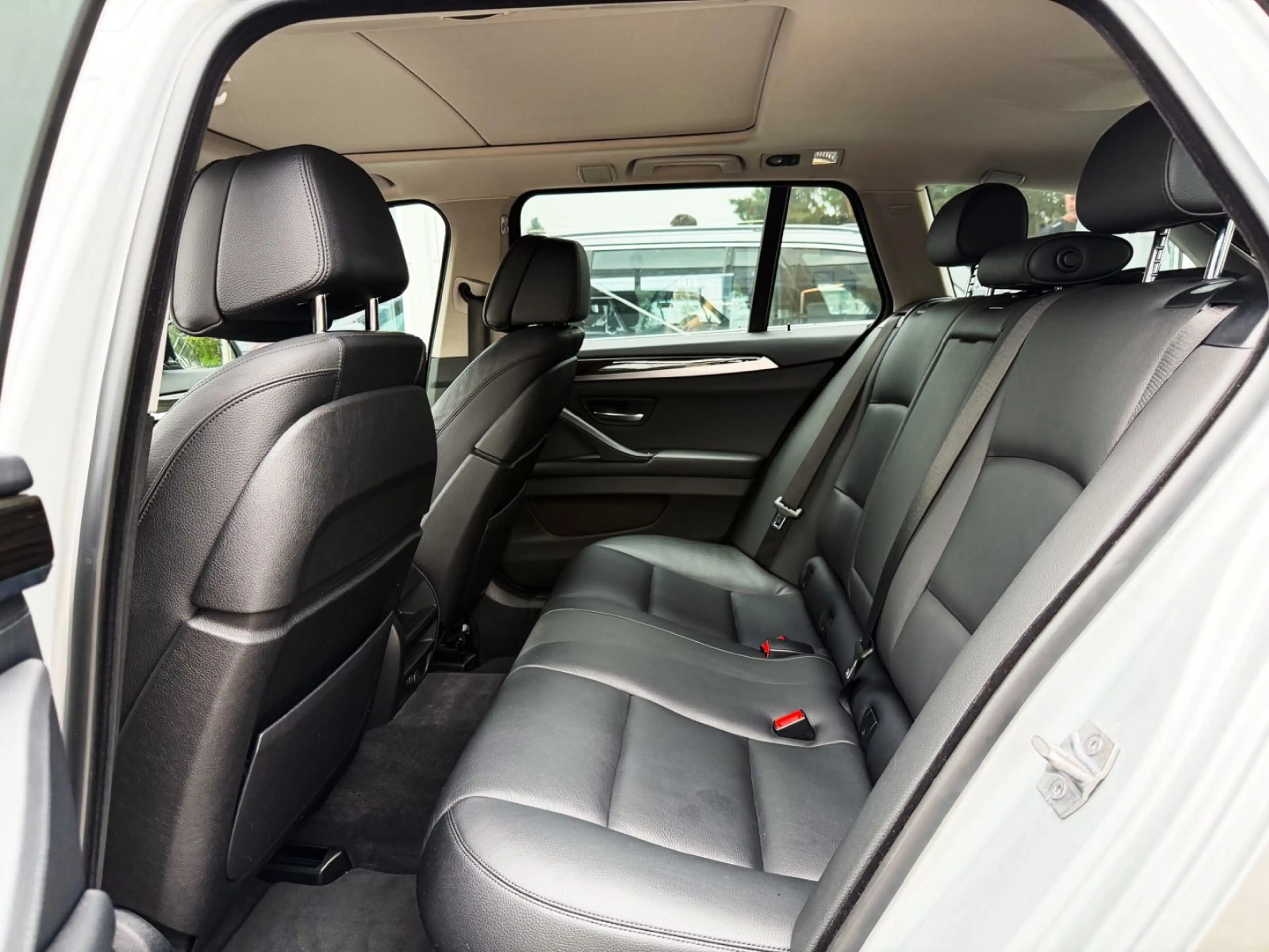 BMW 535 5 Touring 535 i xDrive 1.Hand — photo 13