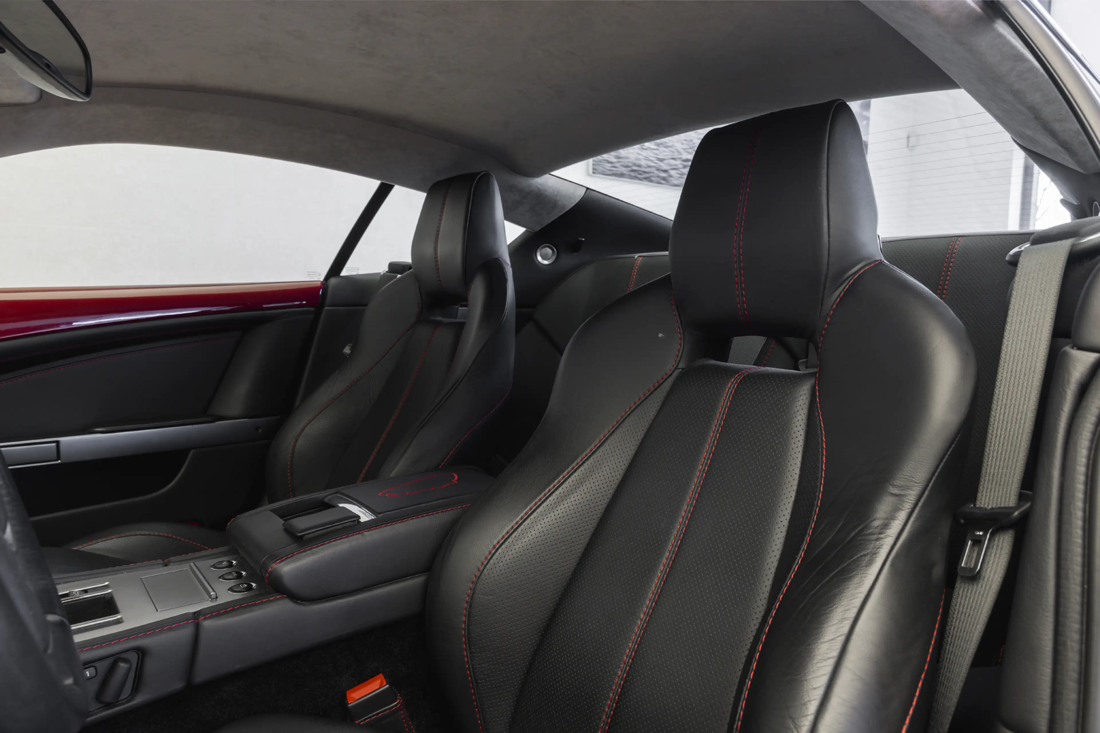 Aston Martin DB9 LeMans Limited Edition (1 of 124) — photo 4