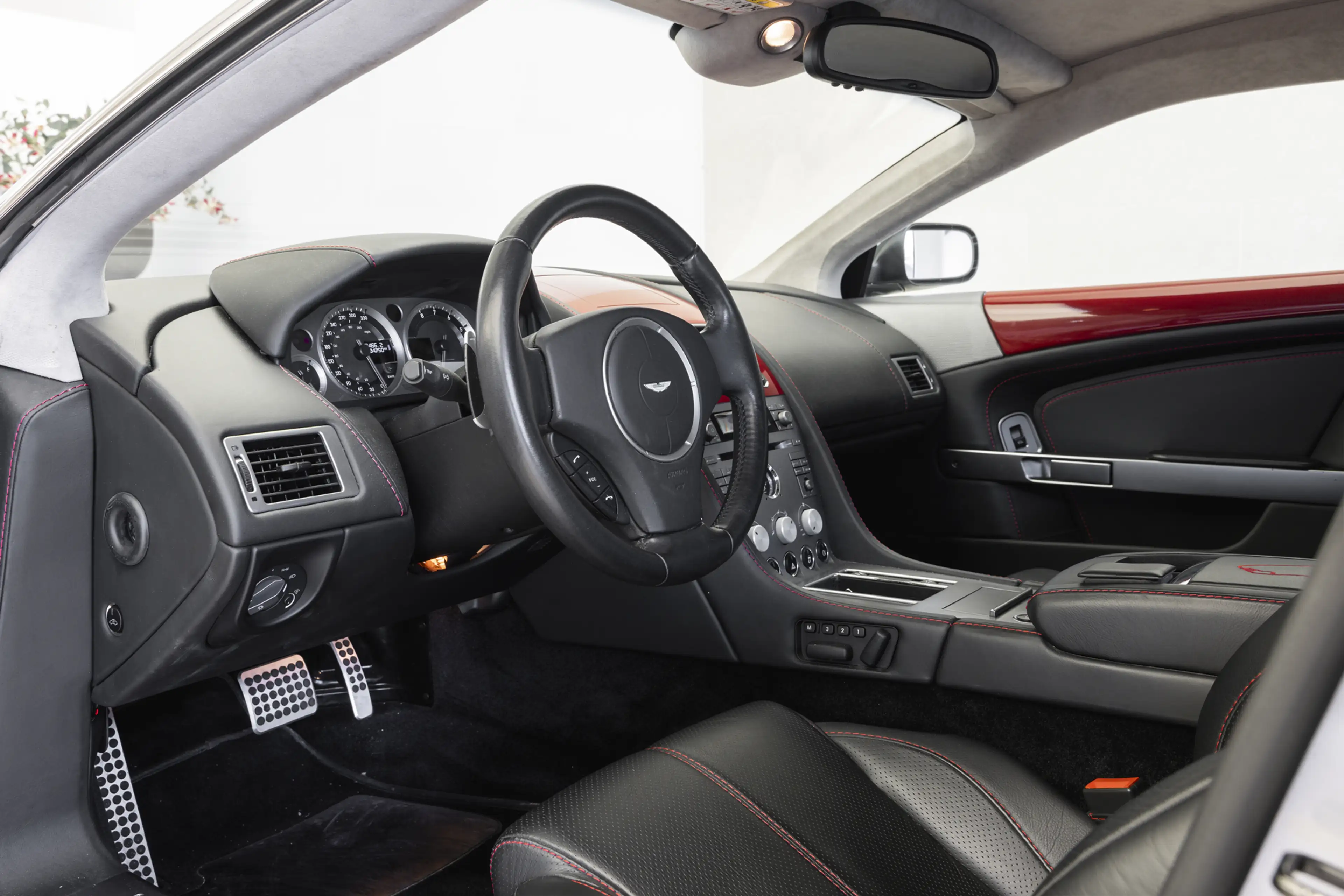 Aston Martin DB9 LeMans Limited Edition (1 of 124) — photo 3