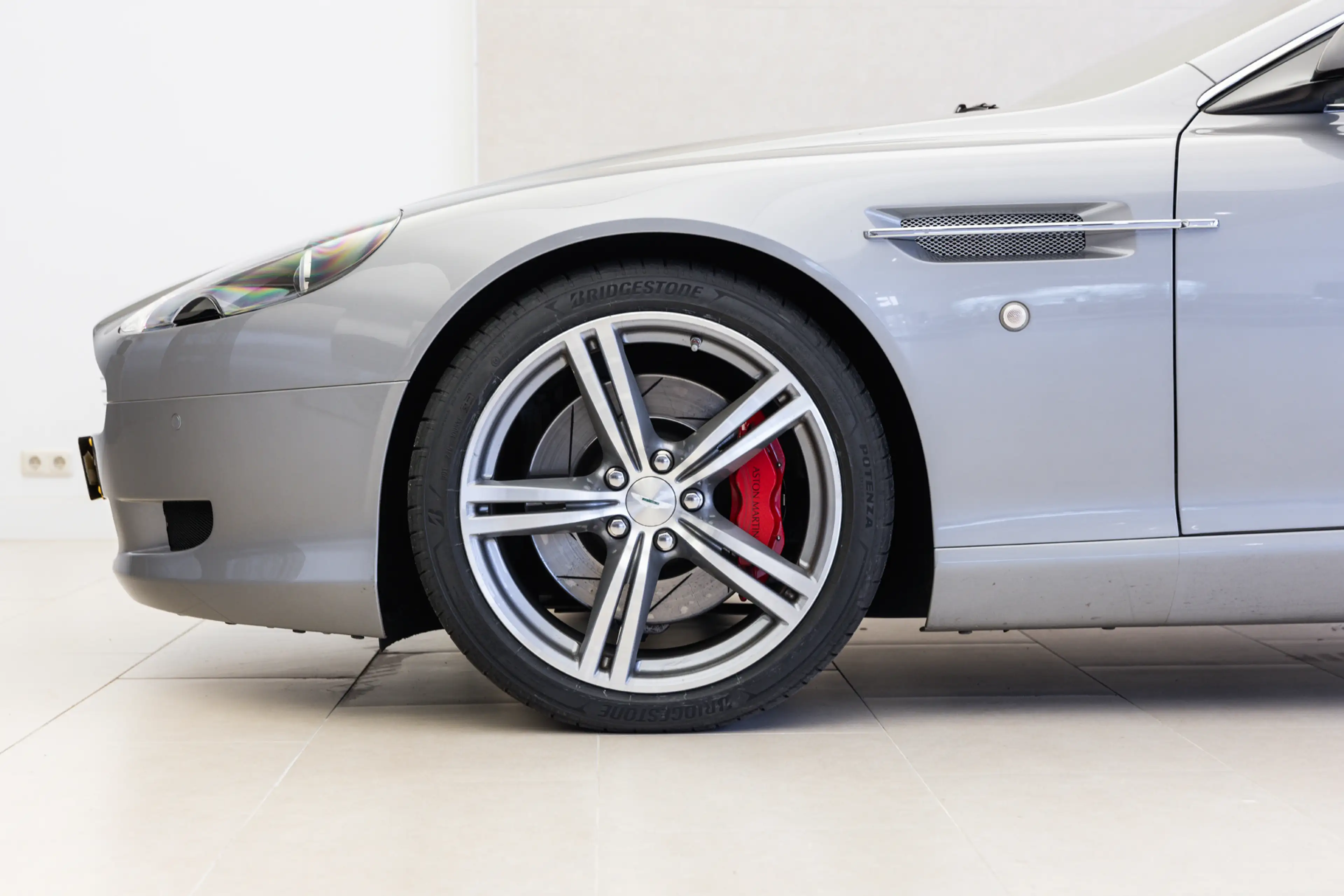 Aston Martin DB9 LeMans Limited Edition (1 of 124) — photo 12