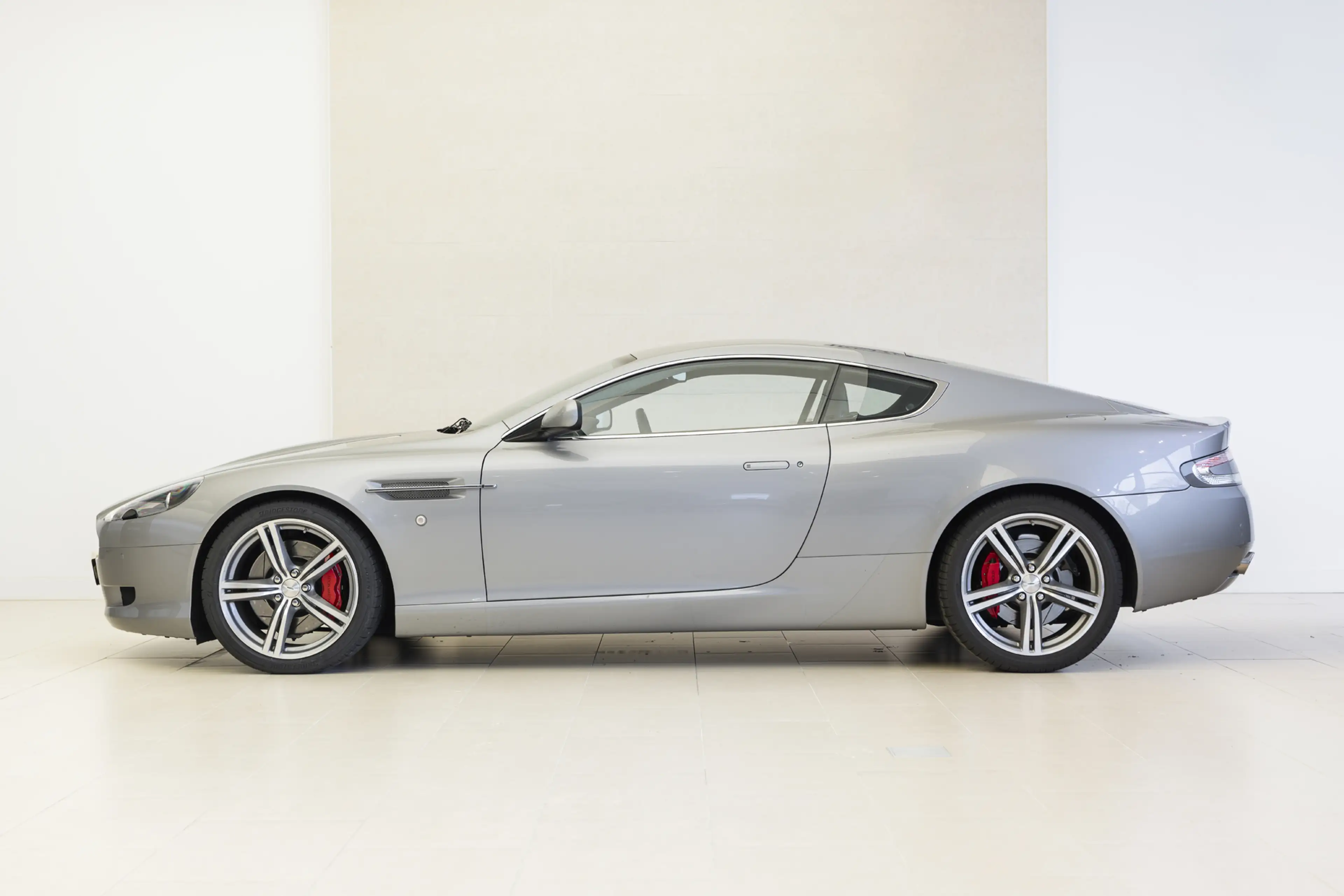 Aston Martin DB9 LeMans Limited Edition (1 of 124) — photo 11