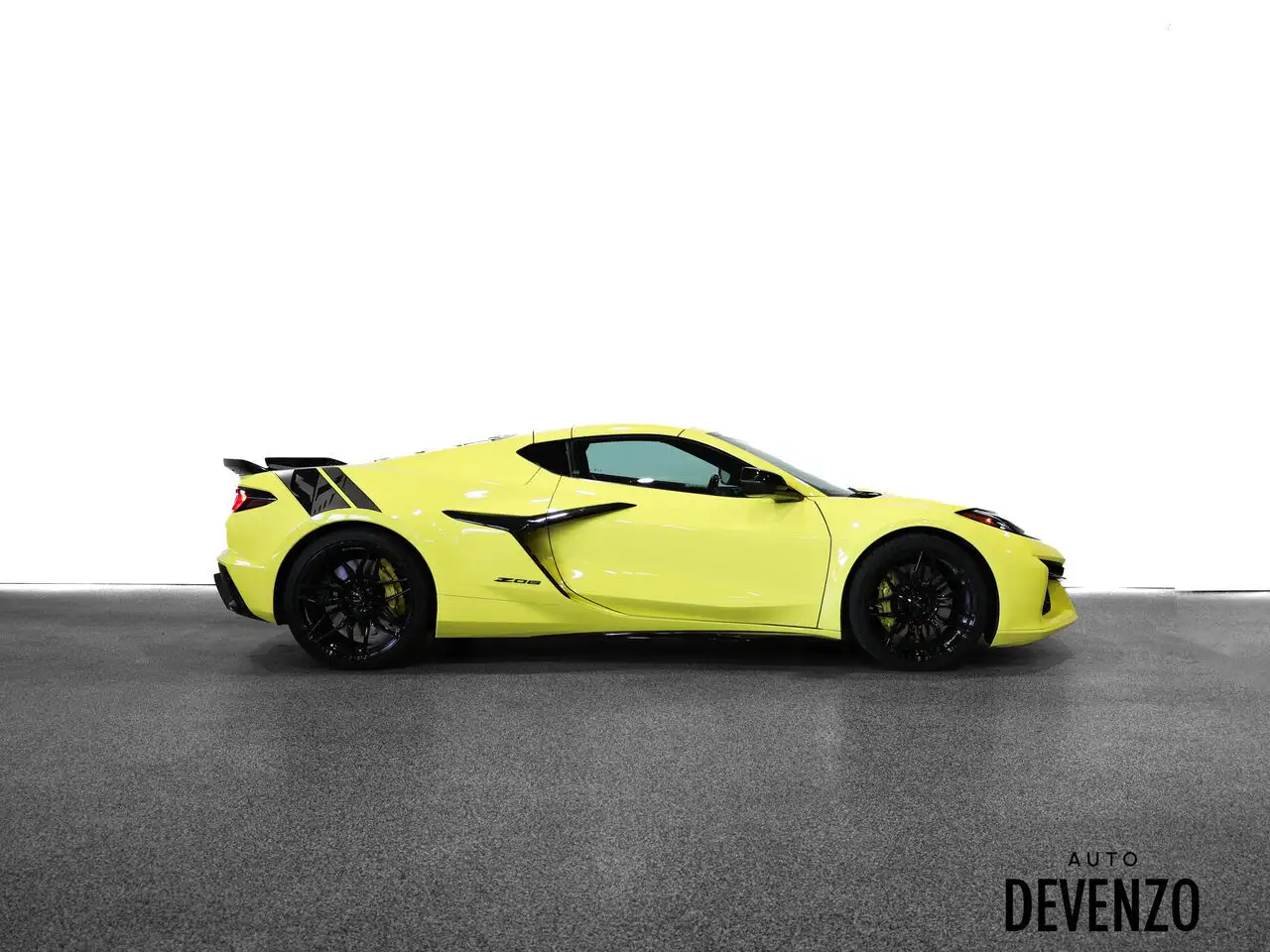 Chevrolet Corvette снимка Chevrolet Corvette