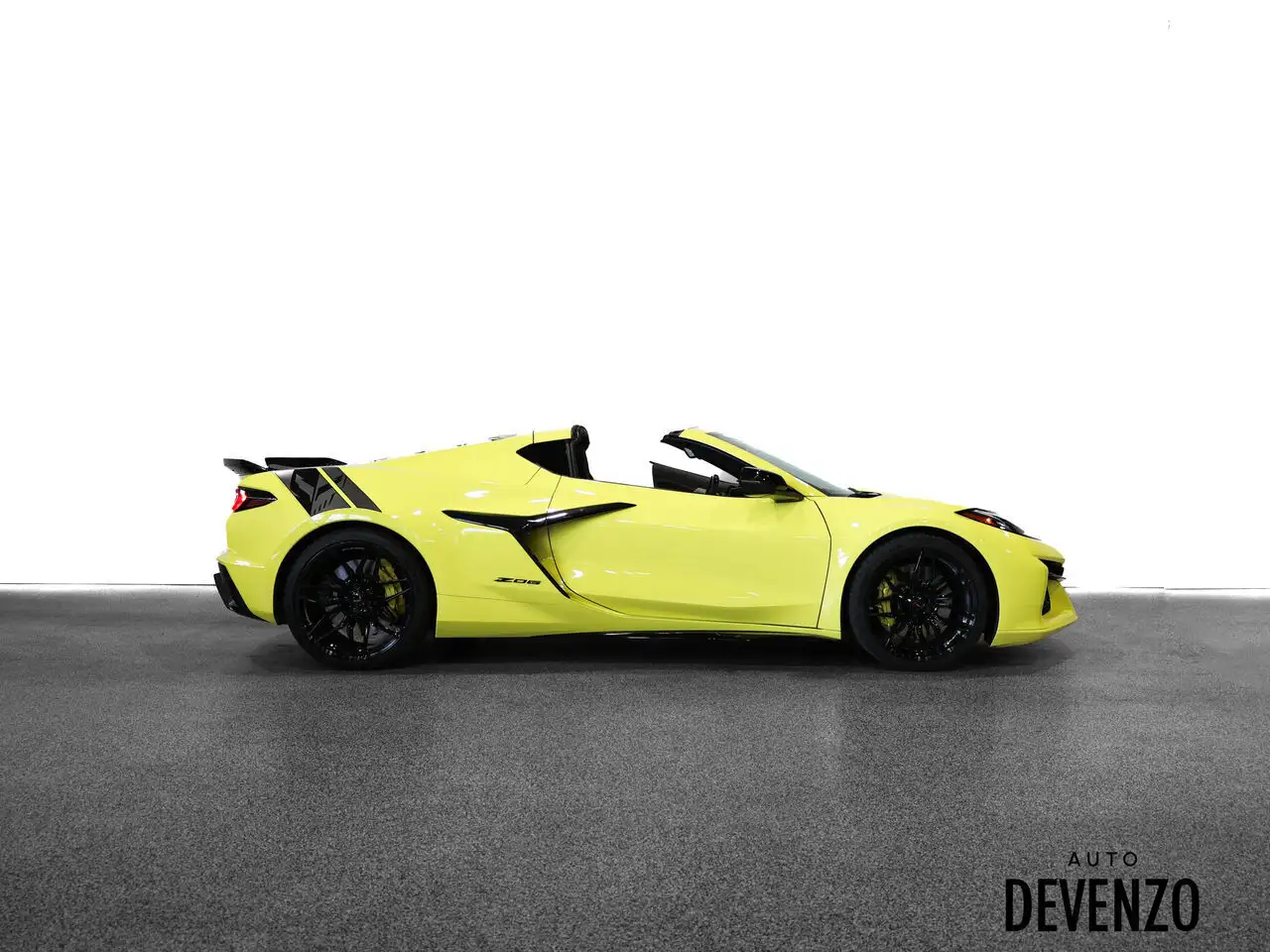 Chevrolet Corvette снимка Chevrolet Corvette