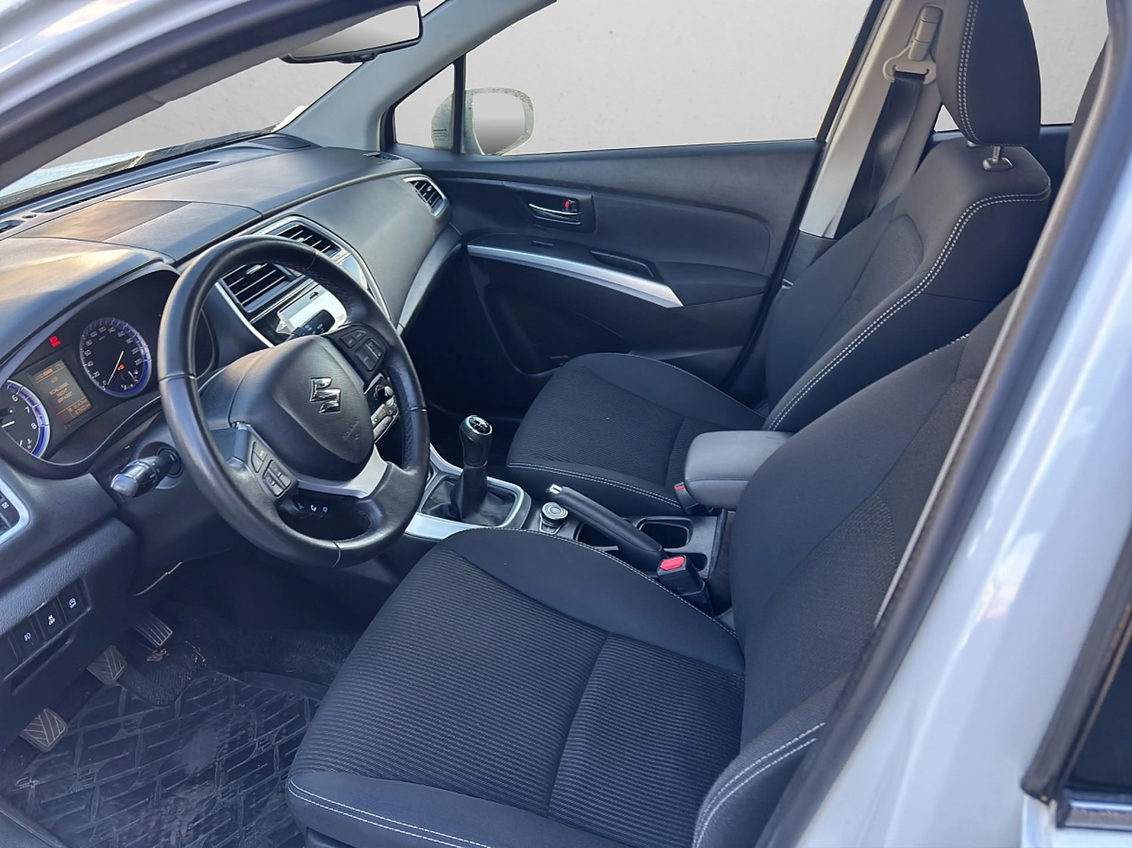 Suzuki SX4 S-Cross 1,0 DITC ALLGRIP shine — photo 9