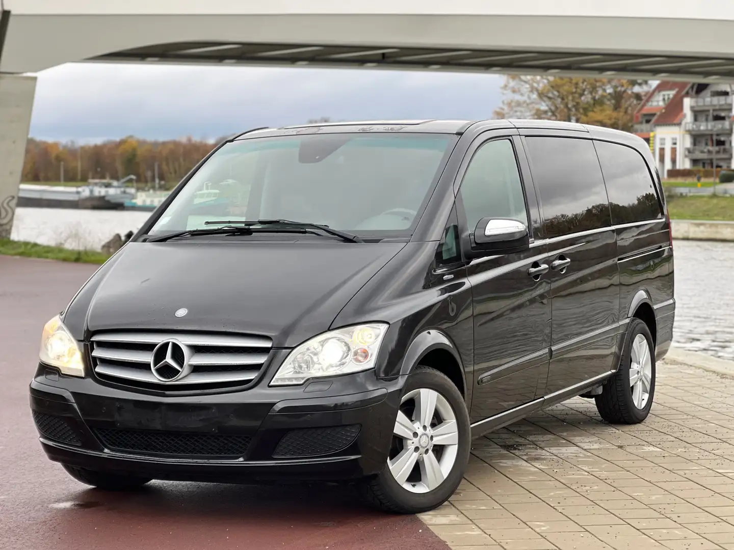 Mercedes-Benz Viano Viano 2.2 CDI DPF lang Automatik Ambiente Noir - 1