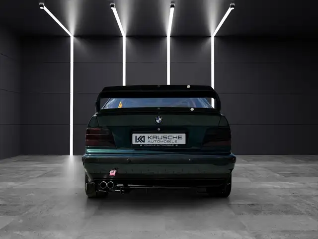 BMW M3 view 3
