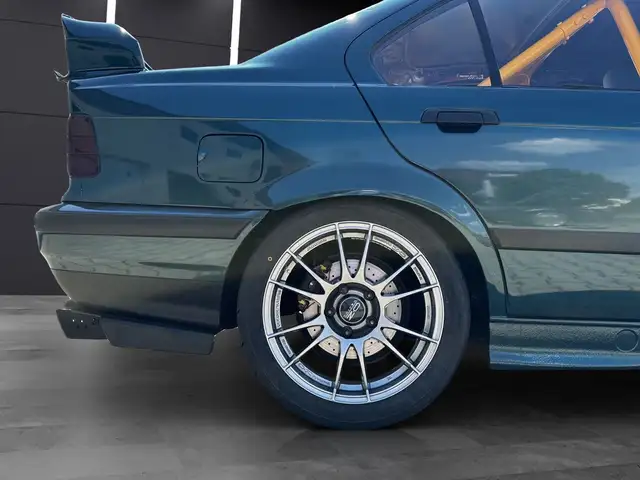 BMW M3 view 8
